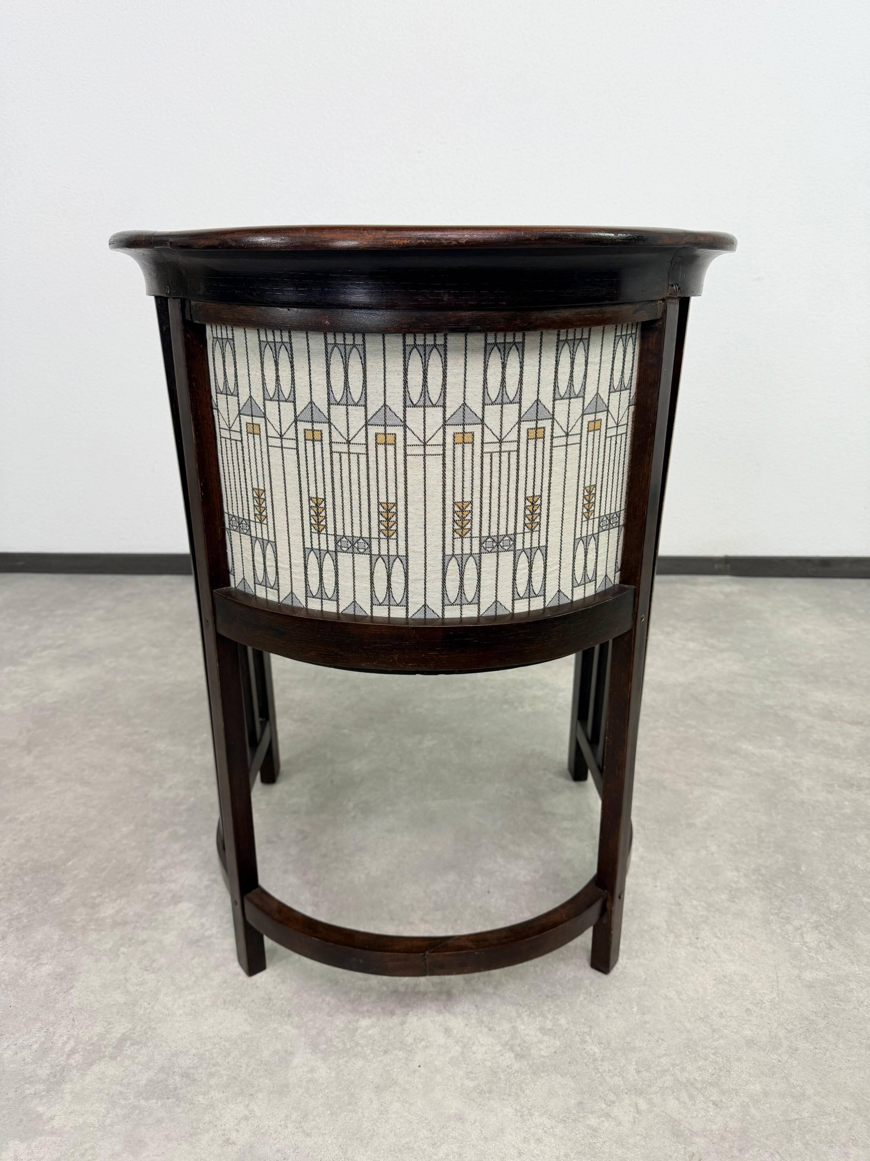 Fledermaus armchair no. 423 by Josef Hoffmann