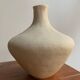 Vase en grès blanc chamotté