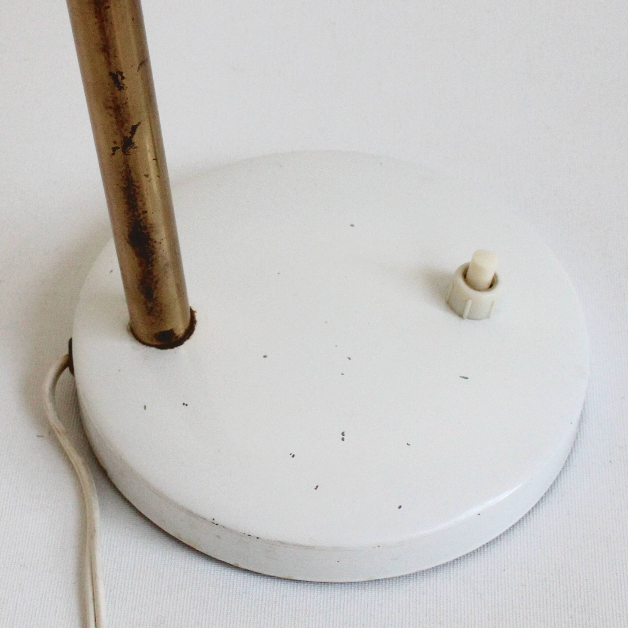 Vintage metal lacquered table/desk lamp