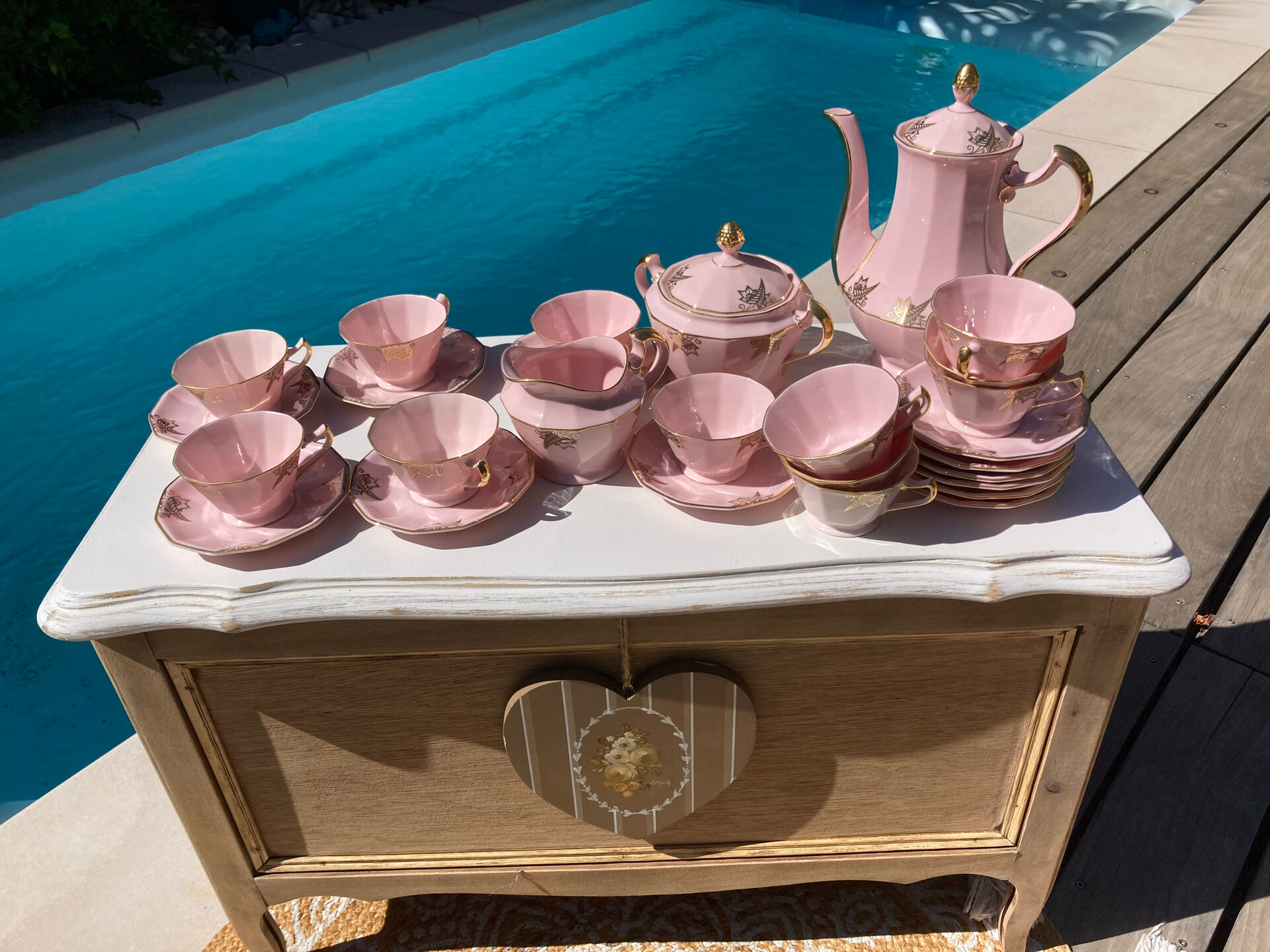 Magnificent service in art deco pastel pink porcelain.