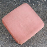 Pink velvet pouf with fringes