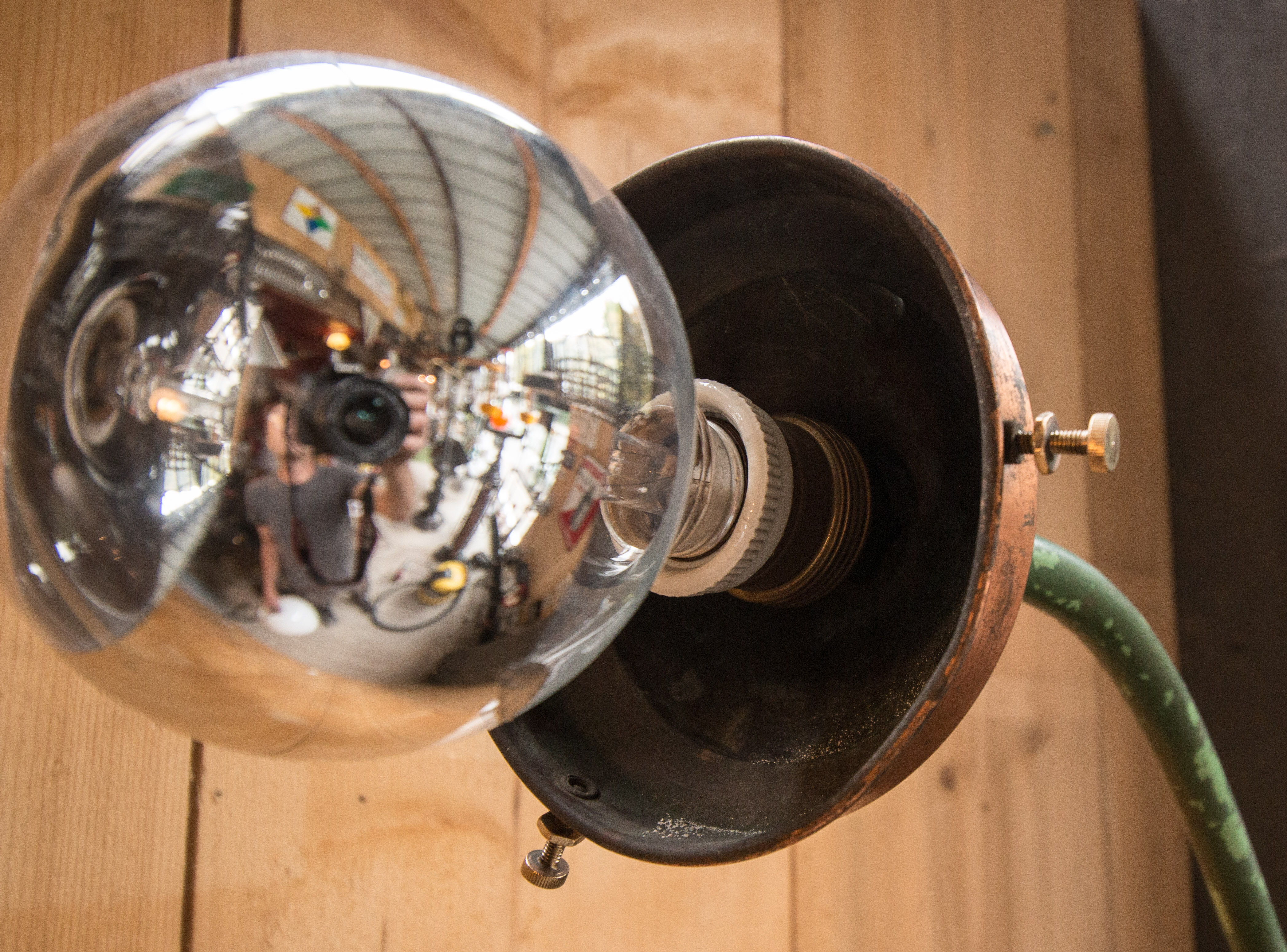 Large swan-neck wall light