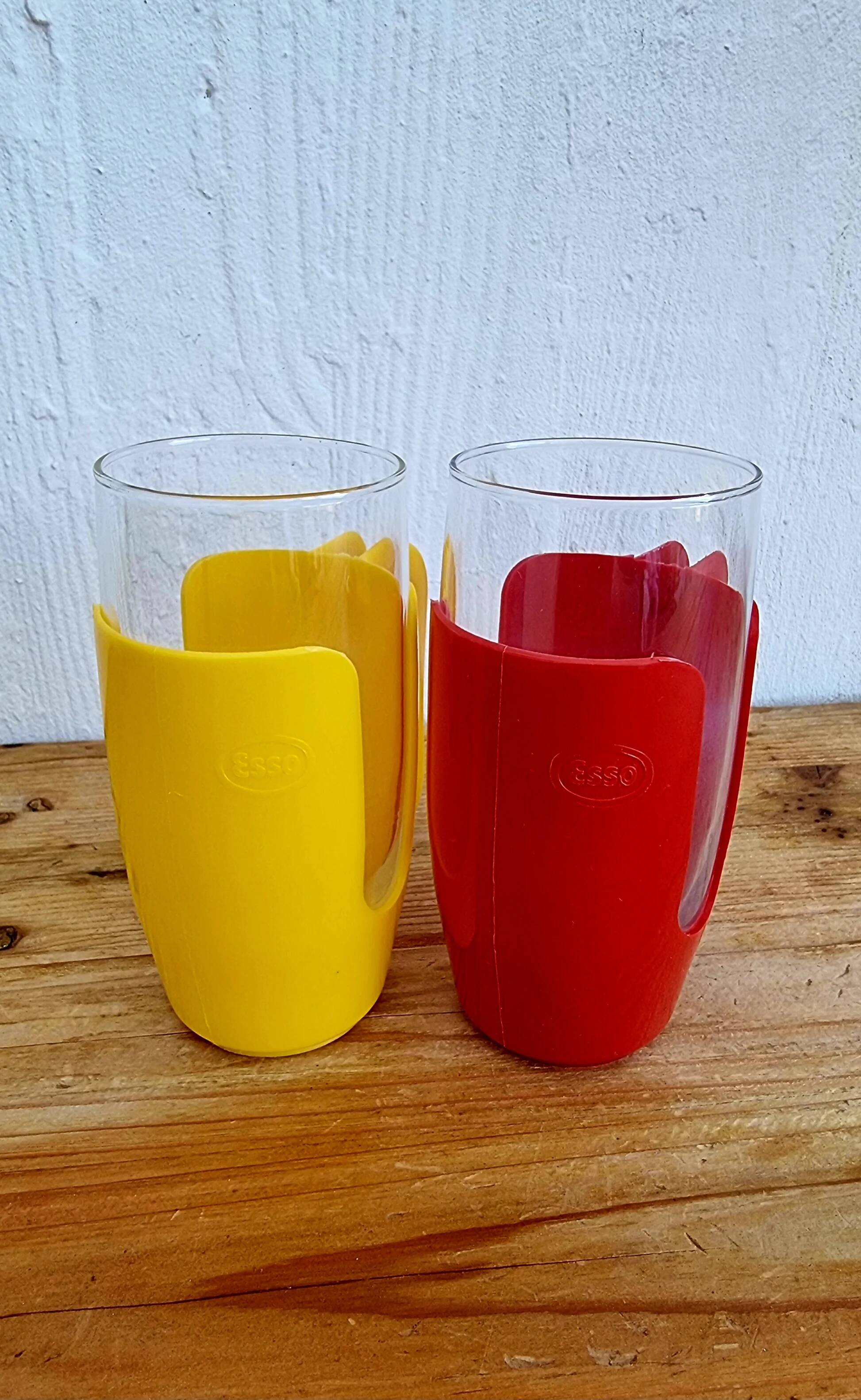 A pair of vintage Esso mugs from the 1970s.