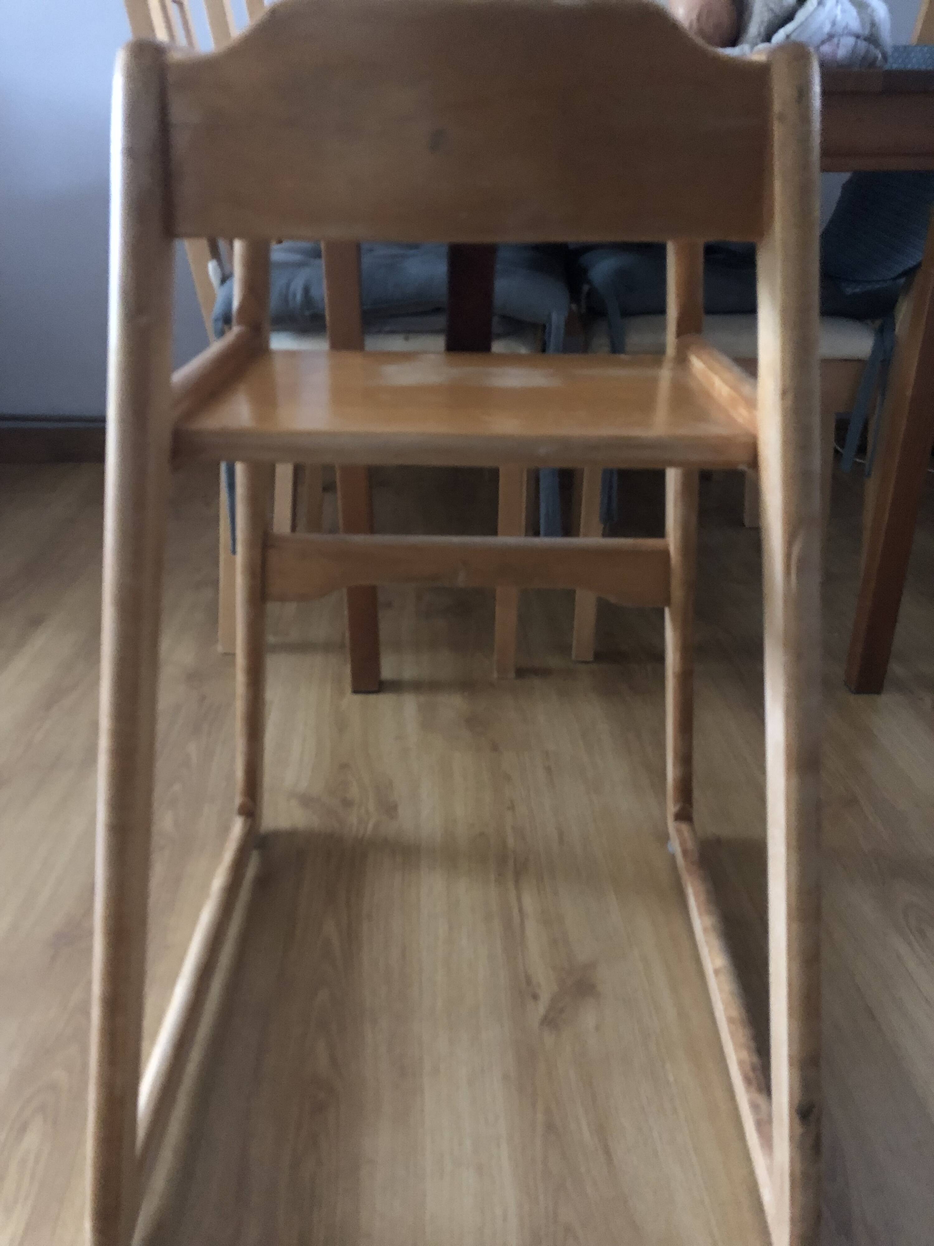 Gärsnäs high chair "robust" made of solid beech wood and leather.