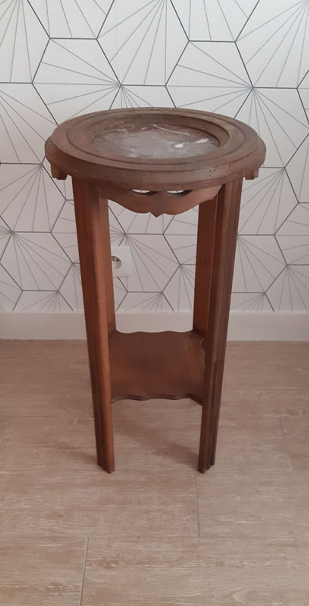 Vintage 50s harness in light walnut and marble.