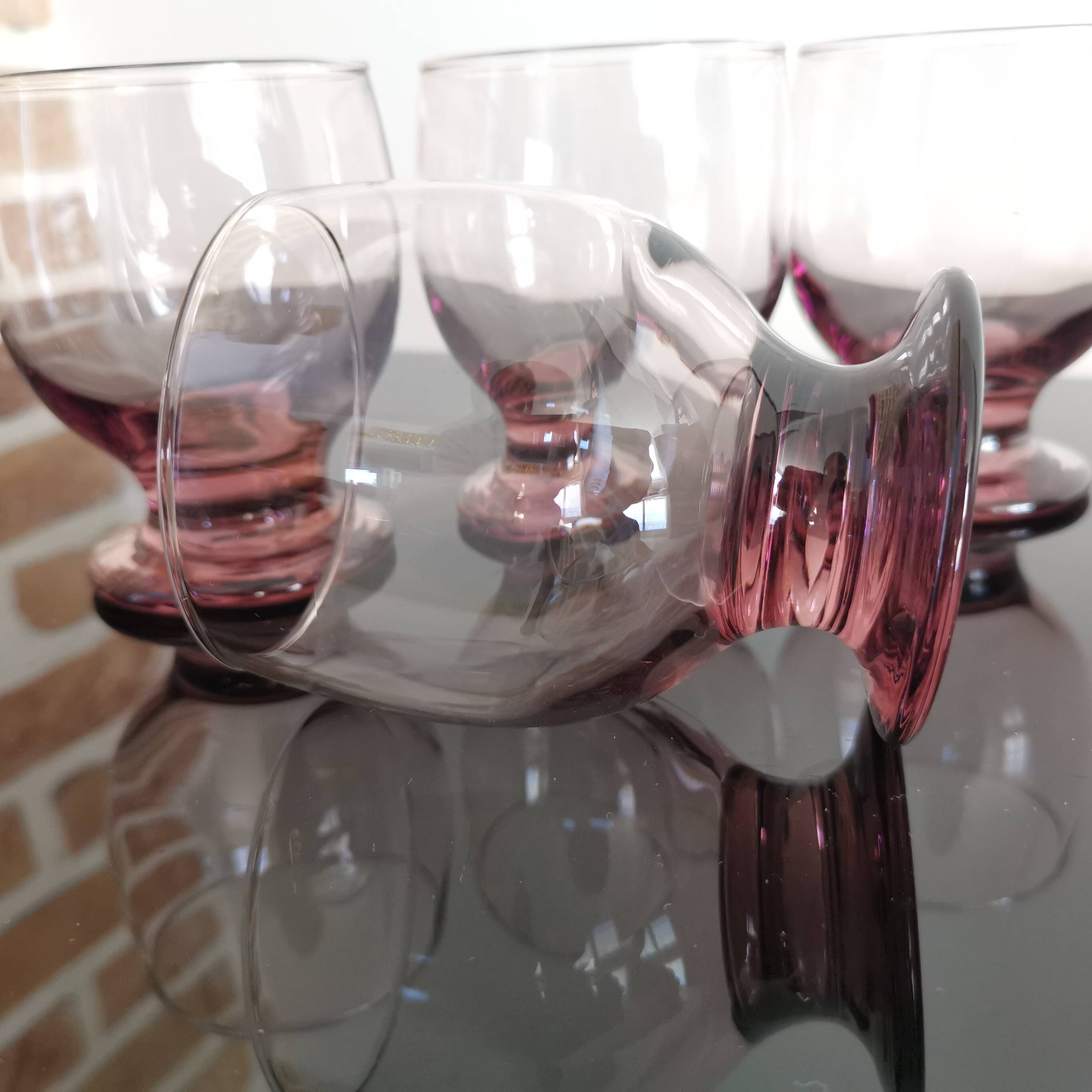 4 Art Deco red wine glasses in purple glass from the 70s