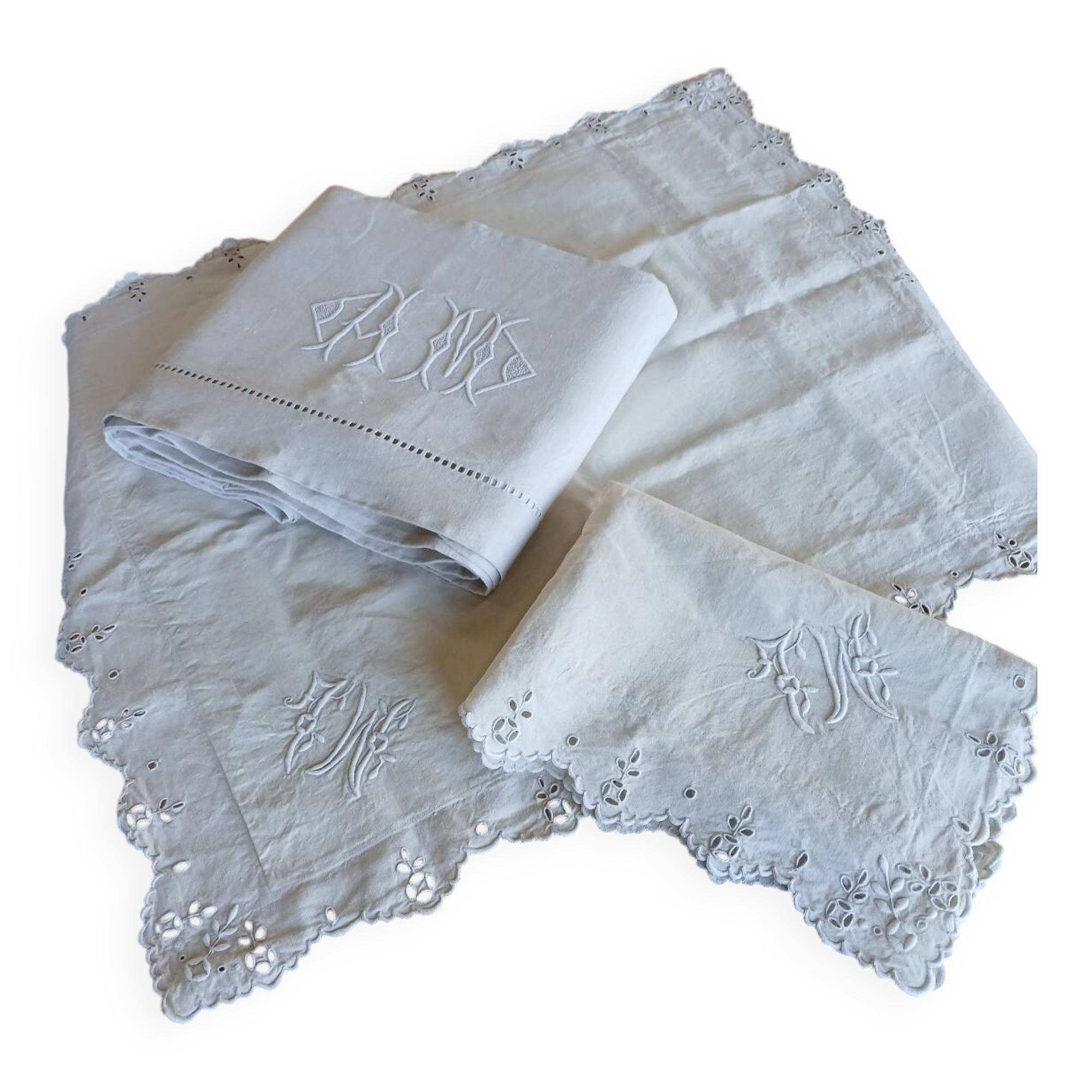 Antique flat sheet and 2 pillowcases set