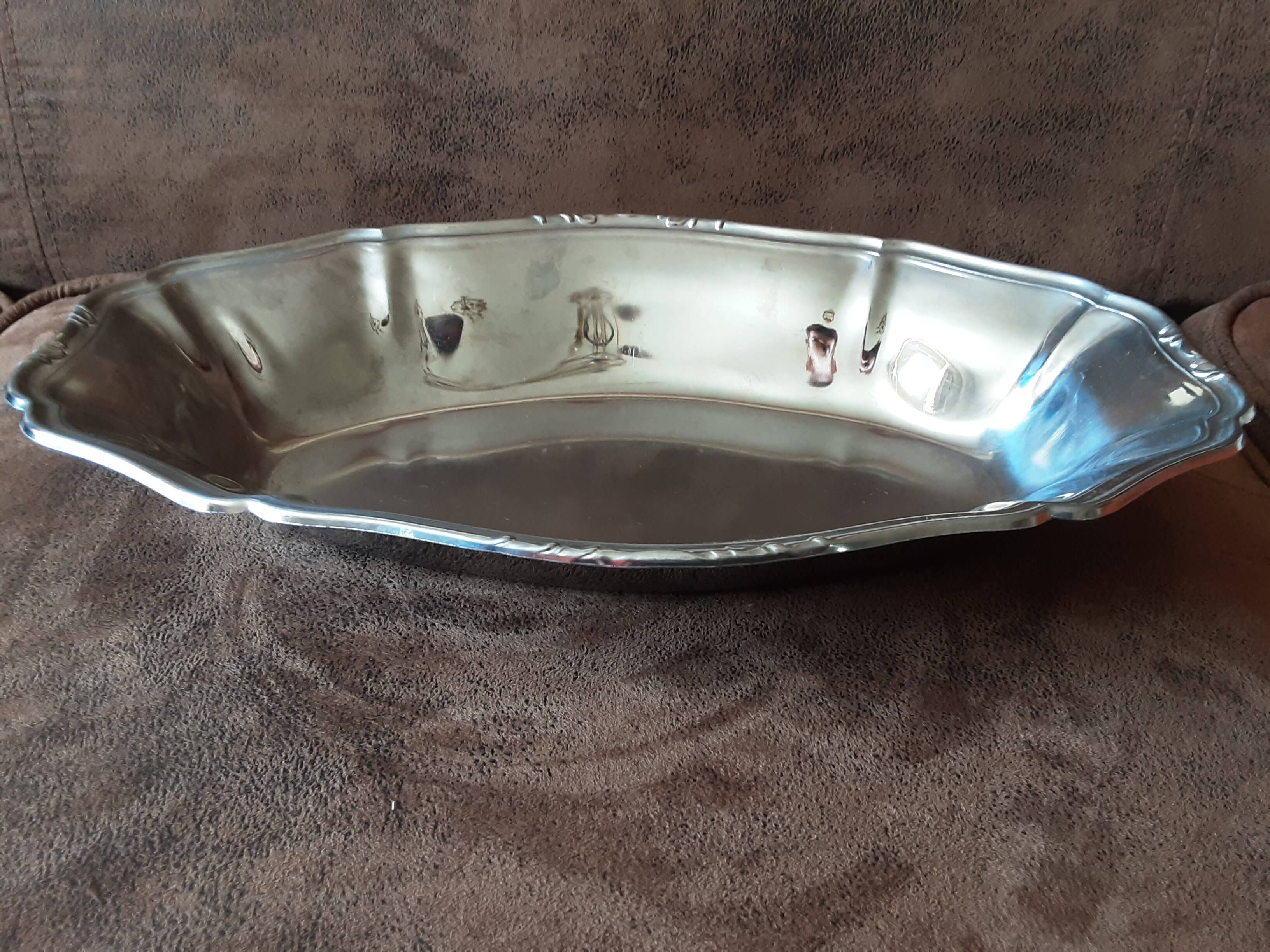 Oval metal dish