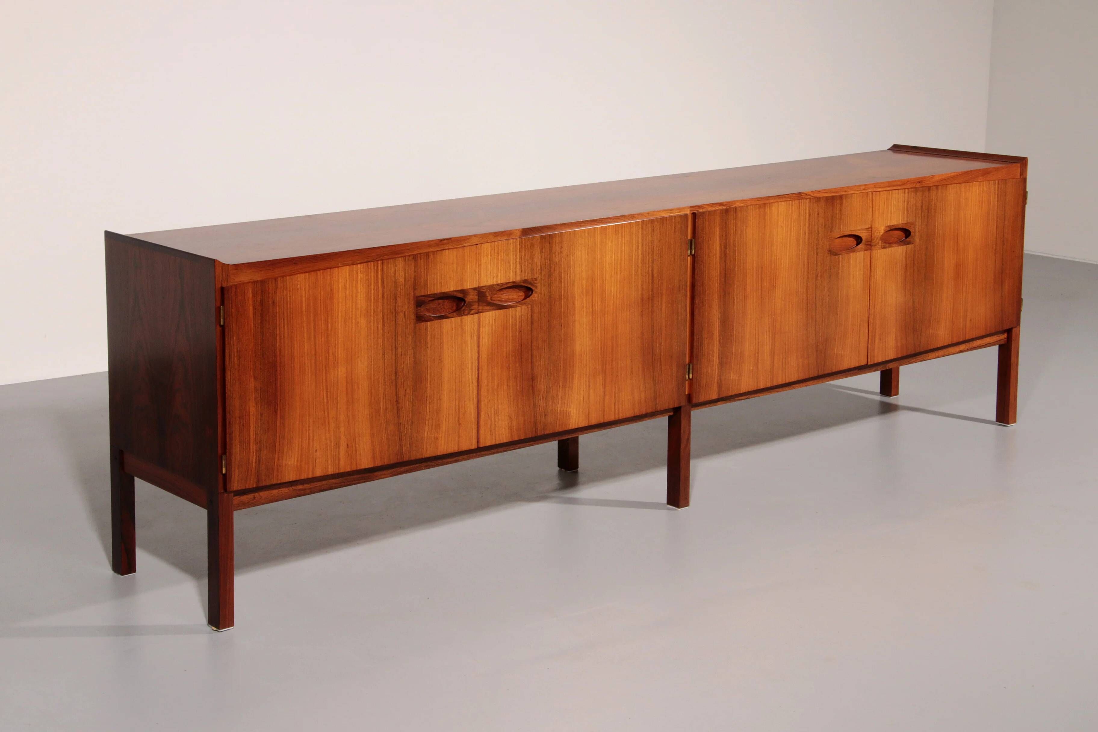Buffet en bois Arne Hovmand Olsen pour Mogens Kold, Danemark, vers 1960.