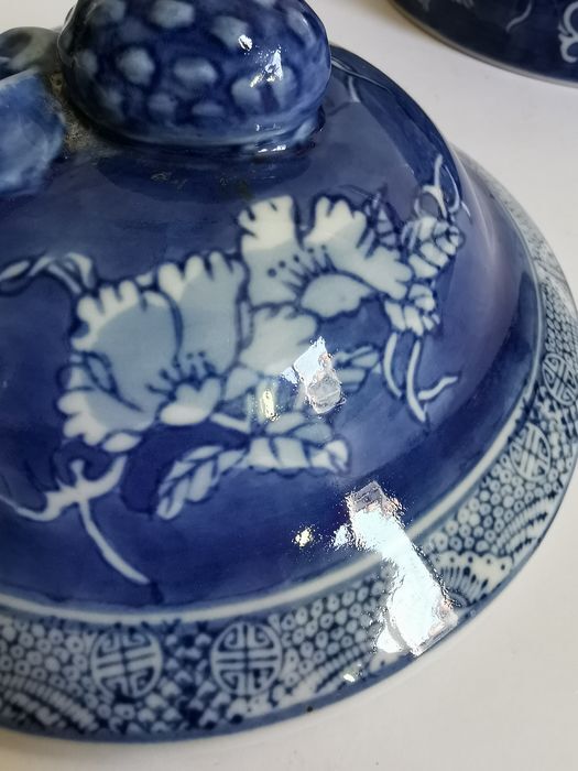 Ancient white blue Chinese ceramic pot