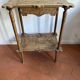 Table d’appoint Art nouveau en bois gravé avec tiroir, vers 1900