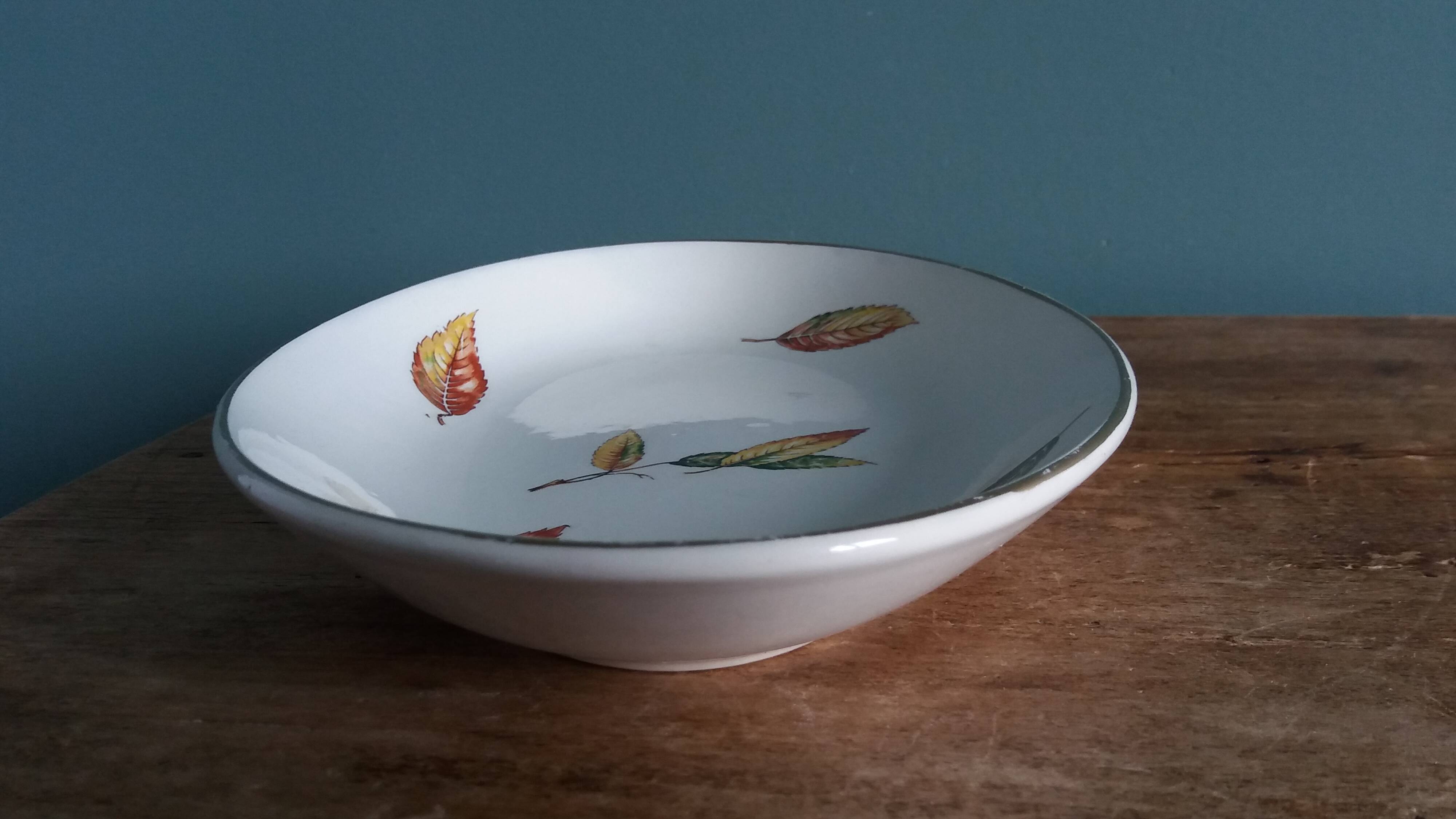 Digoin Sarreguemines bowl decoration La Fontaine