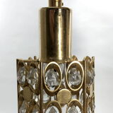 Deux suspensions en laiton doré et cristal, de Palwa, design 1960