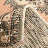 Tapis persan vintage saumon et ivoire, médaillon floral noué main,182x284Cm