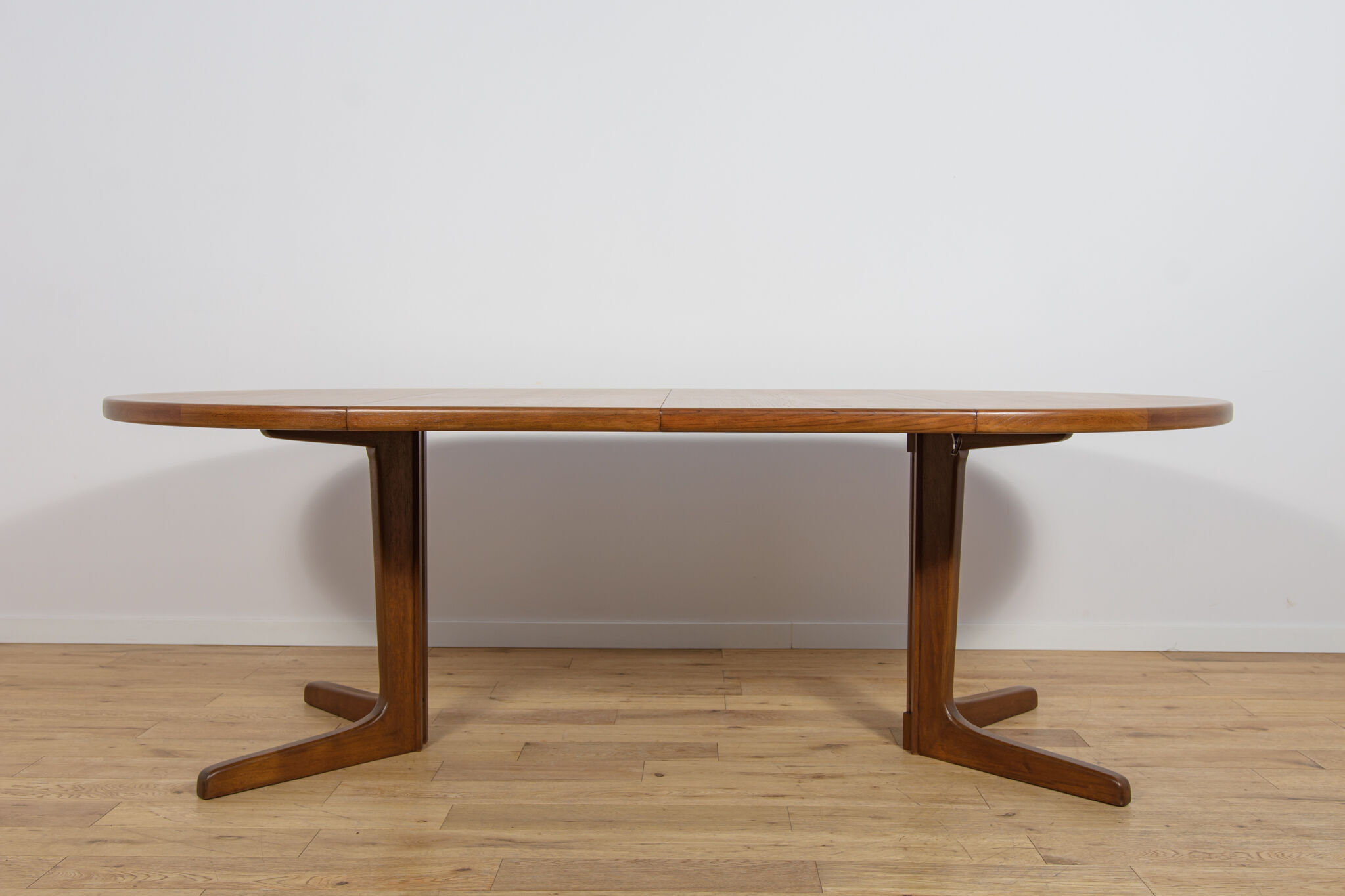 Mid-Century Teak Round Extending Dining Table, Denmark, 1960s