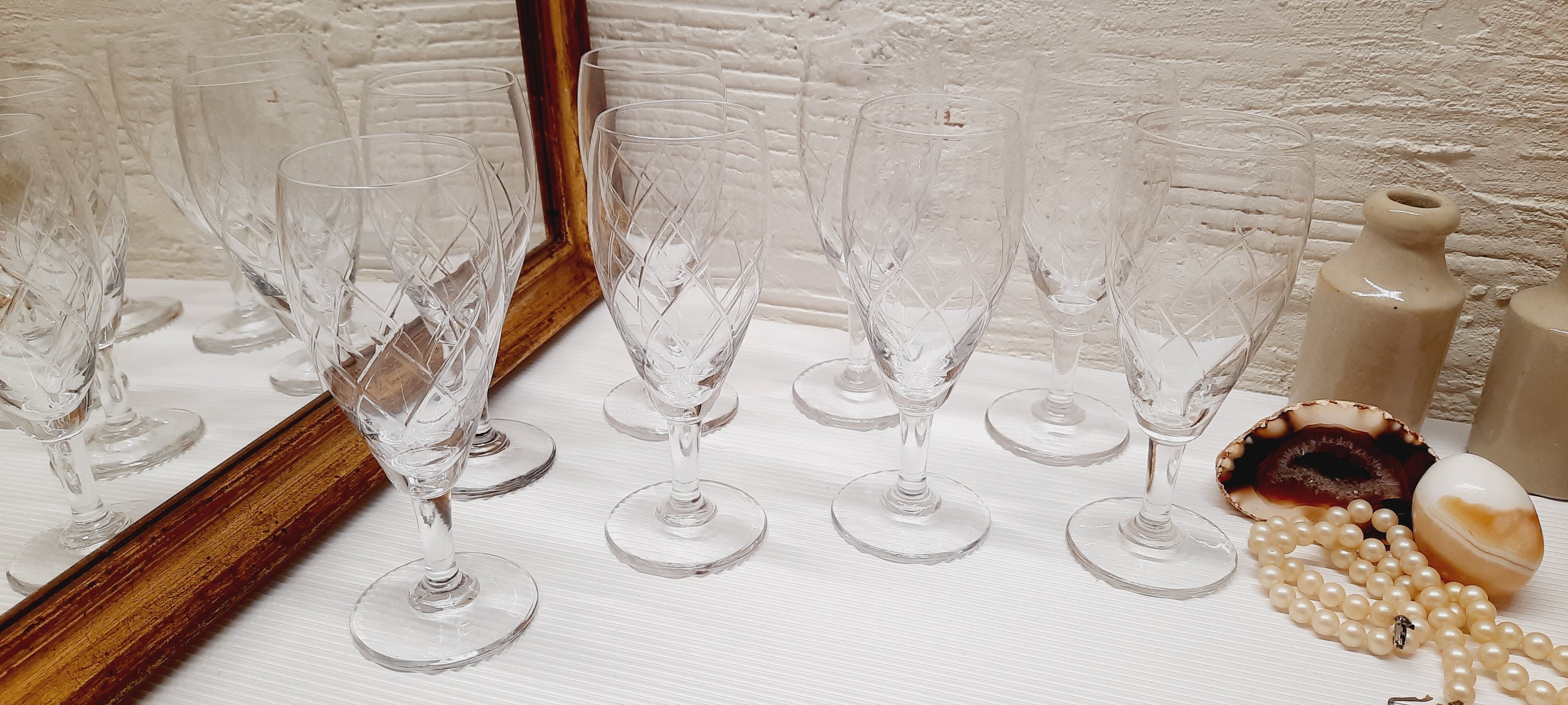 Set 8 glasses champagne glass chiseled