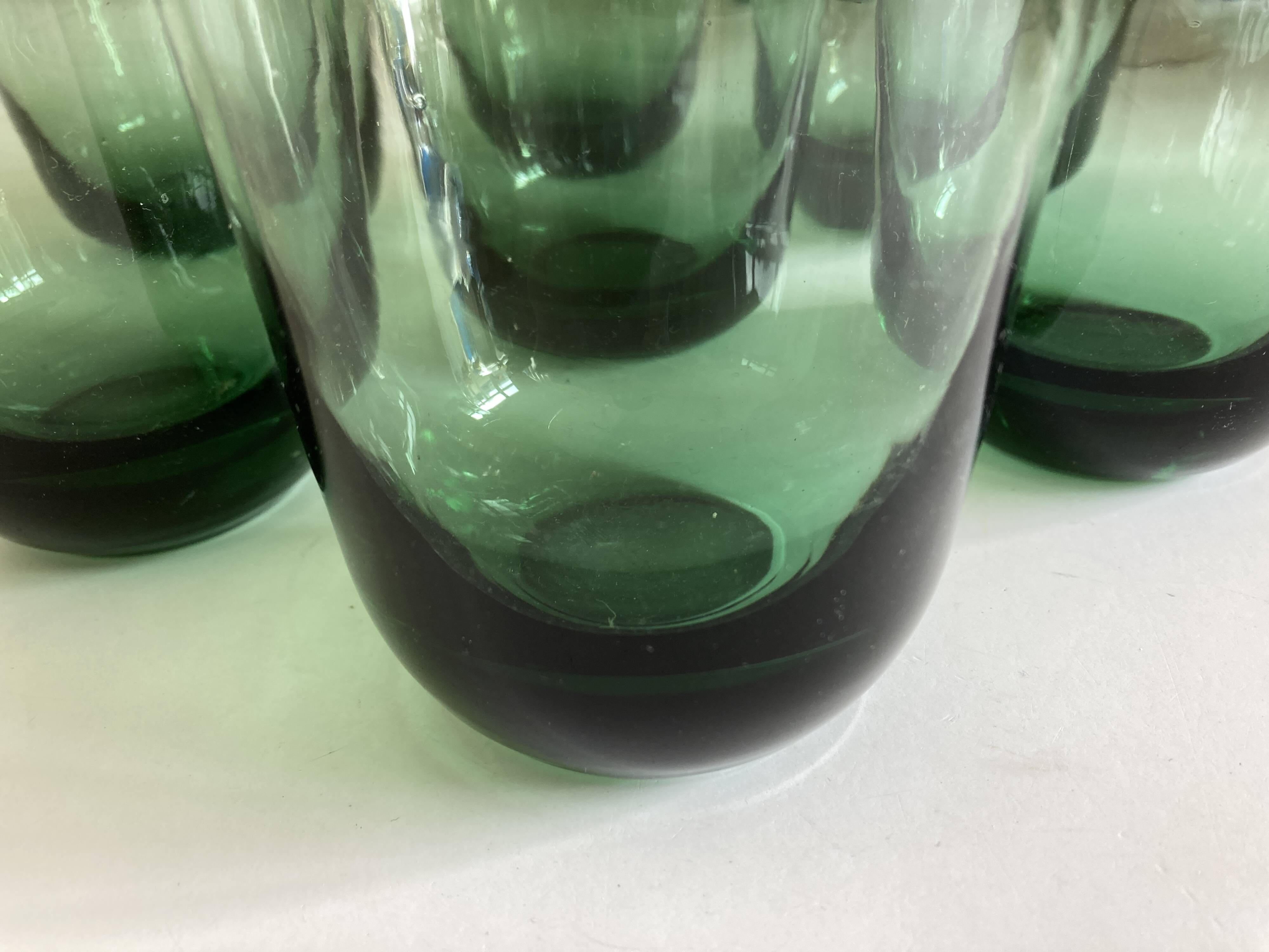 Set de 7 verres gobelets XXL en verre vert 1960