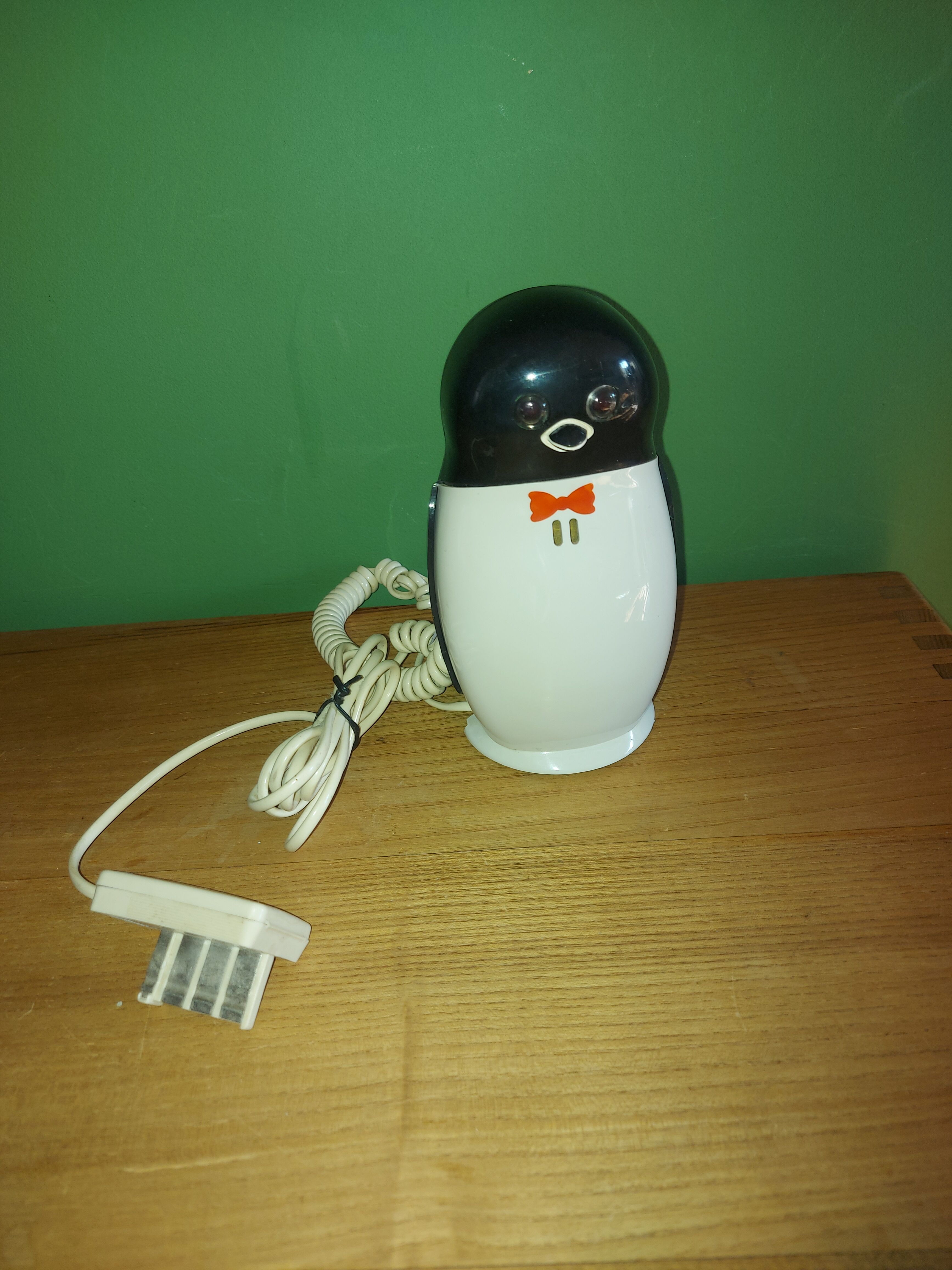 80's Penguin Phone