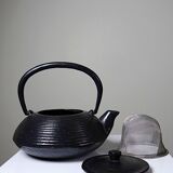 Small vintage Japanese black cast iron teapot 400ml