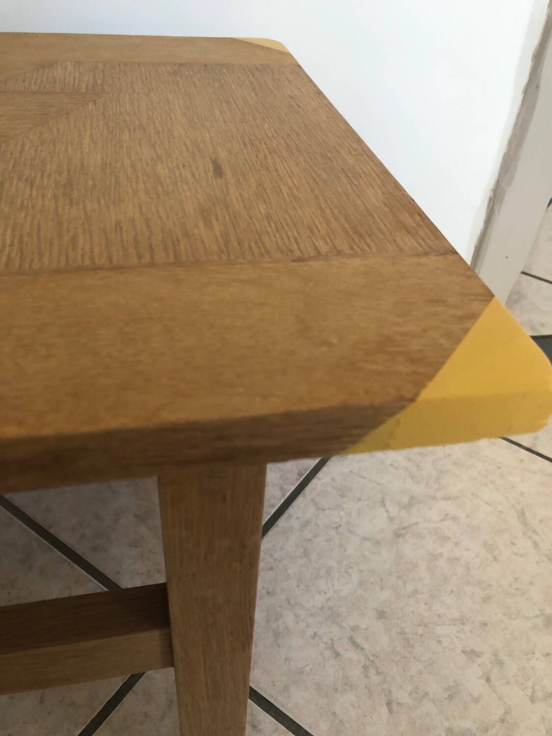 Small children's desk