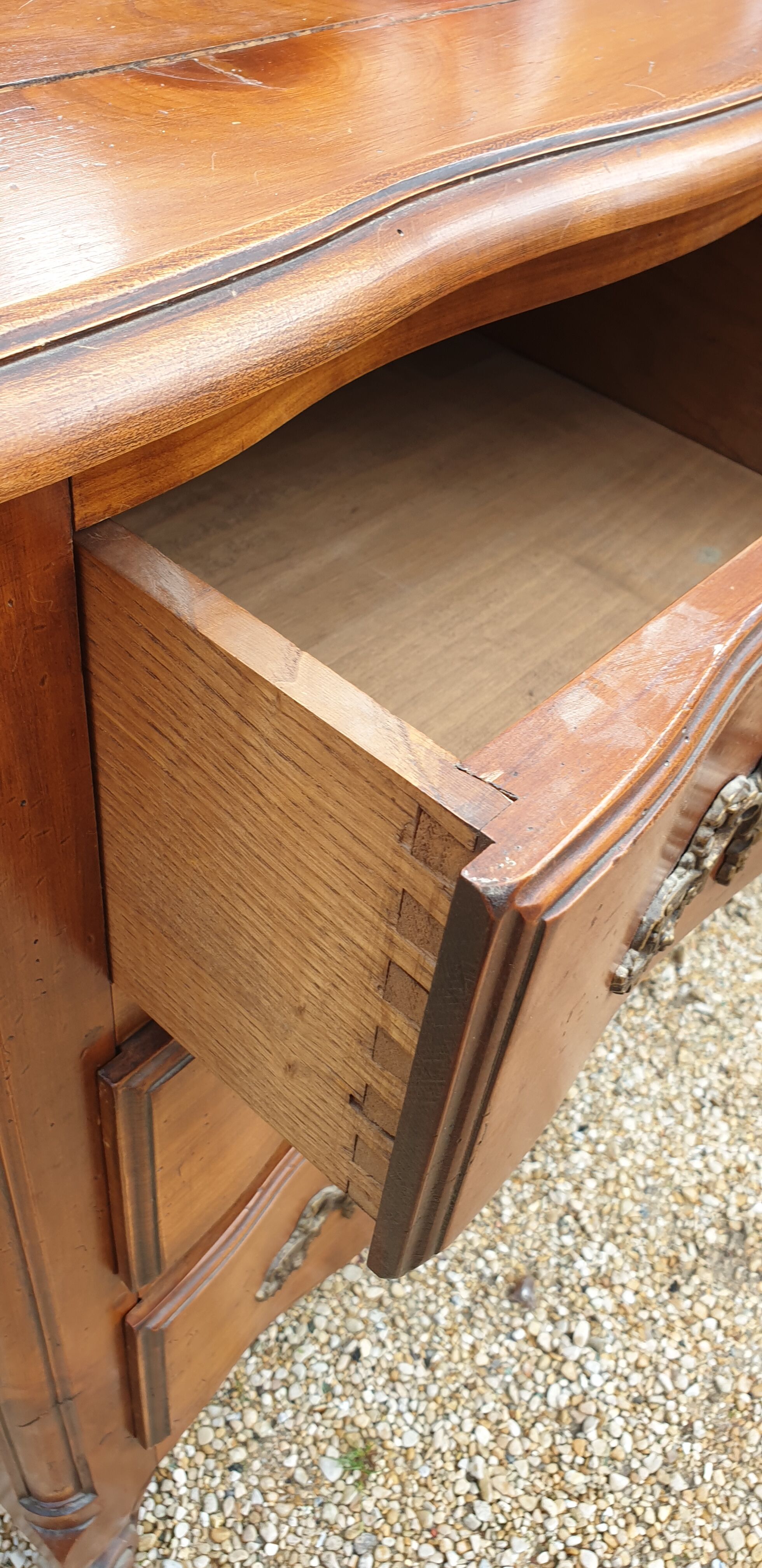 Chest of drawers Louis XV in cherry wood