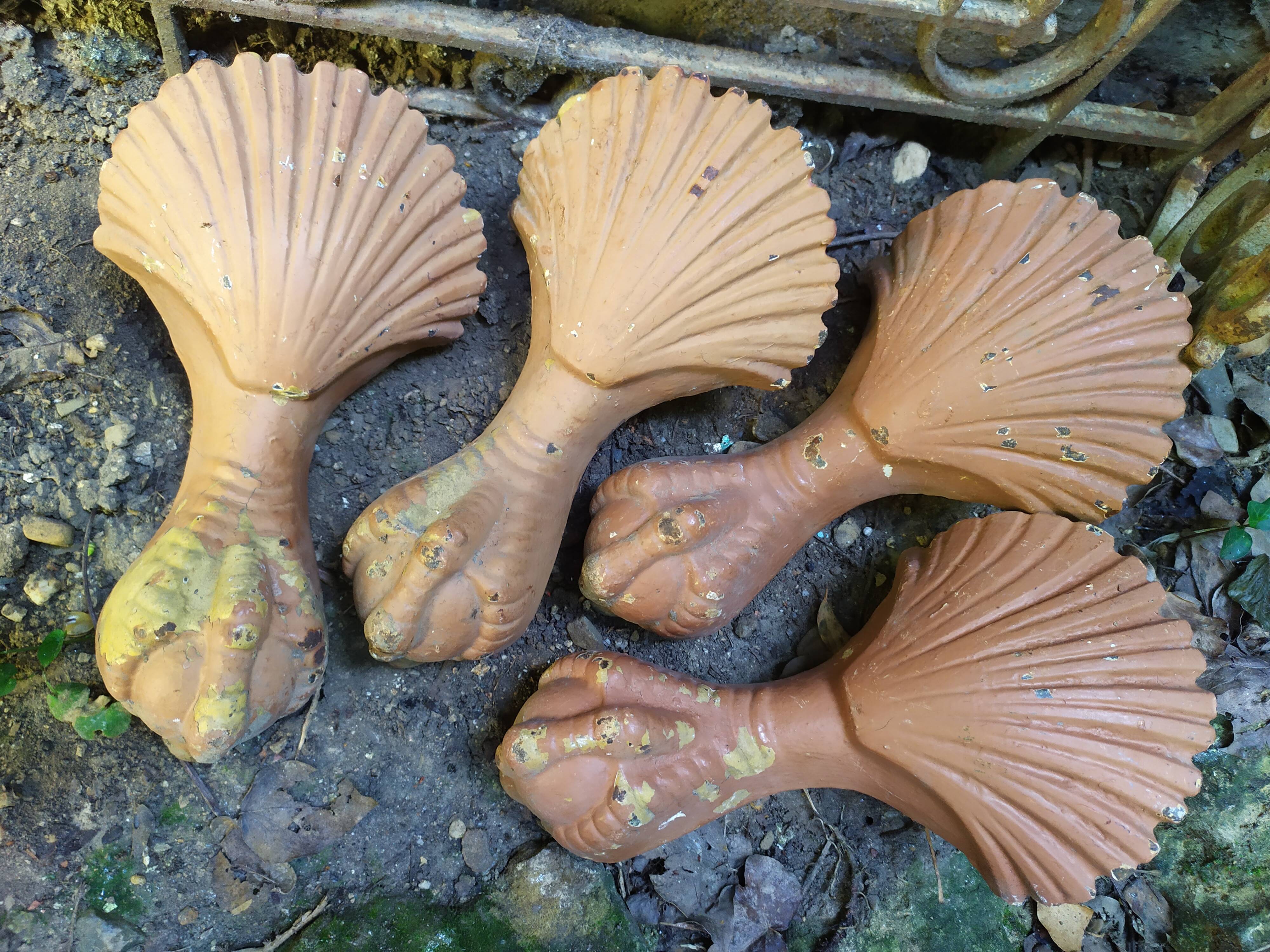 Cast iron bathtub legs