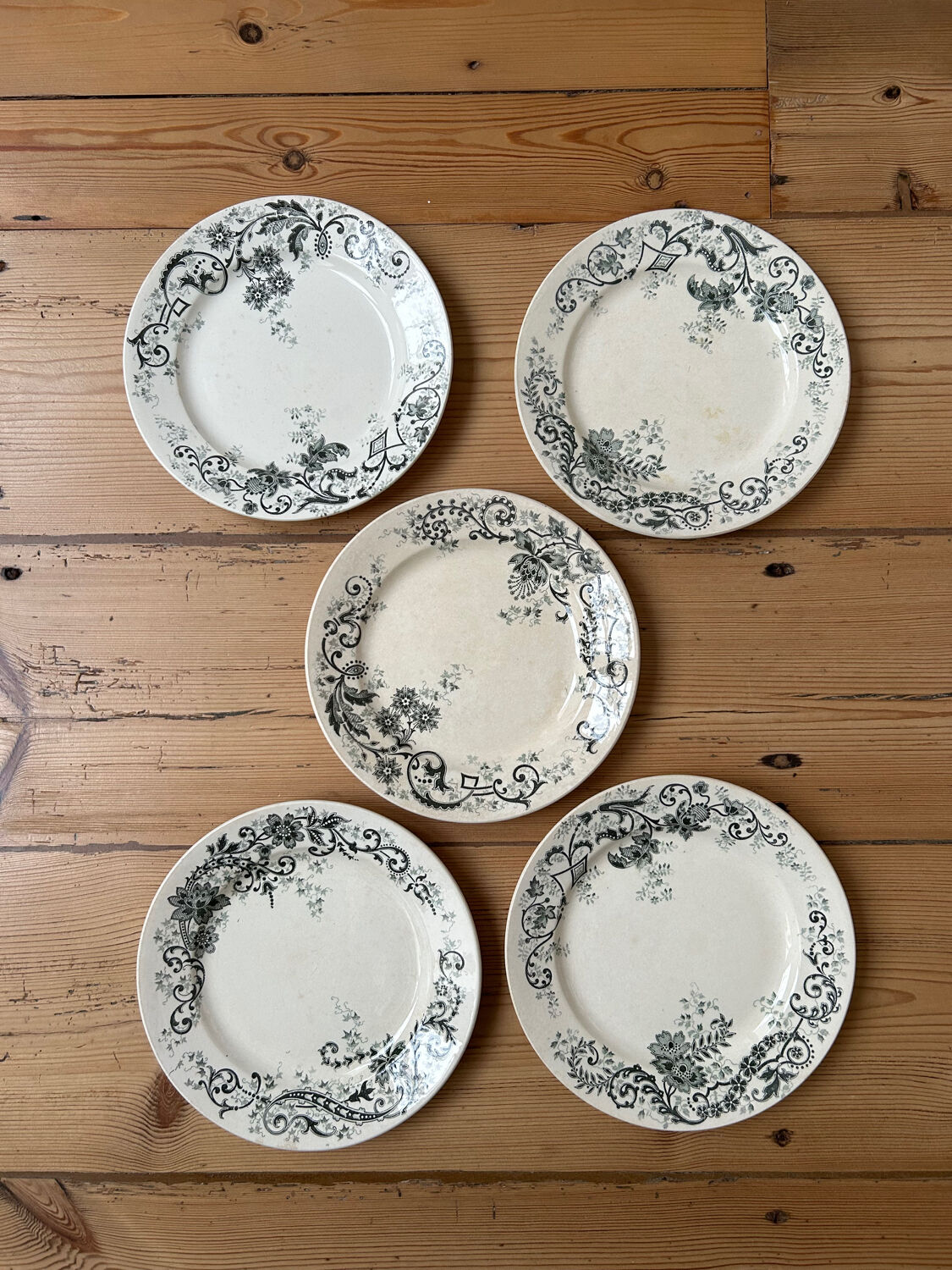Set of 5 antique flat plates