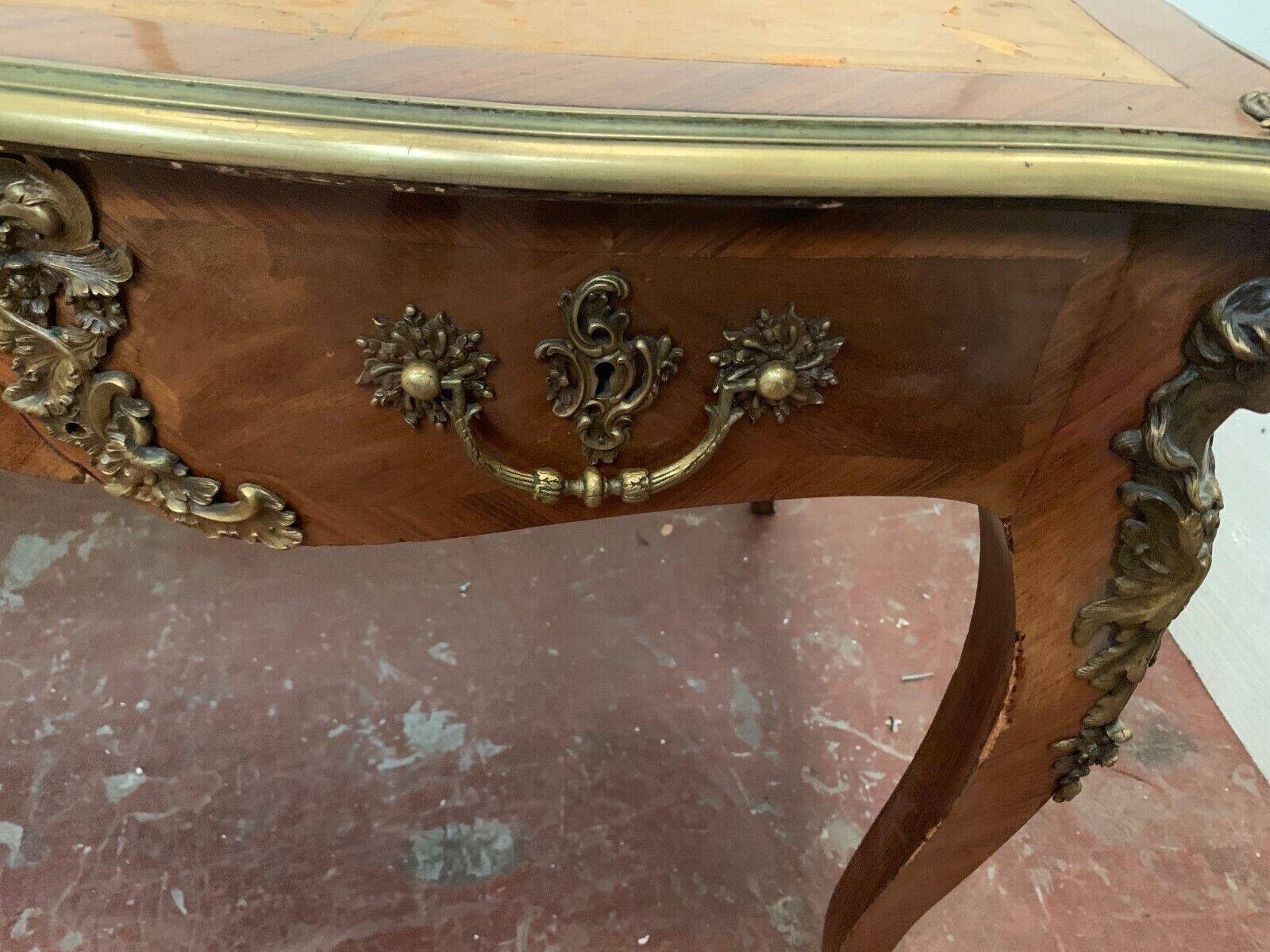 Louis XV style ceremonial desk, 19th century fawn leather top