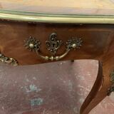 Bureau d'apparat de style Louis XV, dessus de cuir fauve XIXème siècle