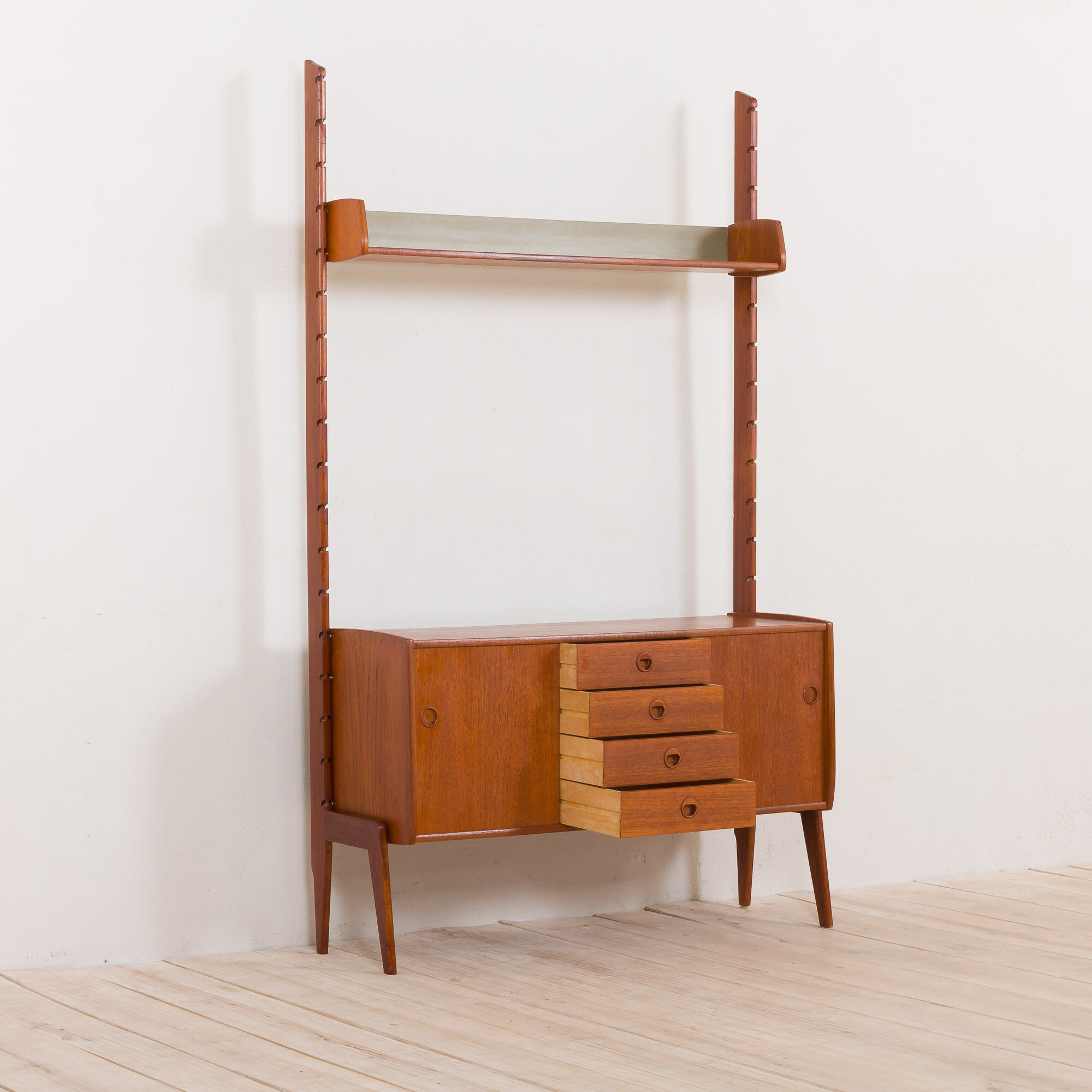 Ergo Wall Unit in teak with floating sideboard and a shelf by J. Texmon for Blindheim Møbelfabrikk