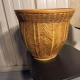 Wicker basket year 80 pot cache