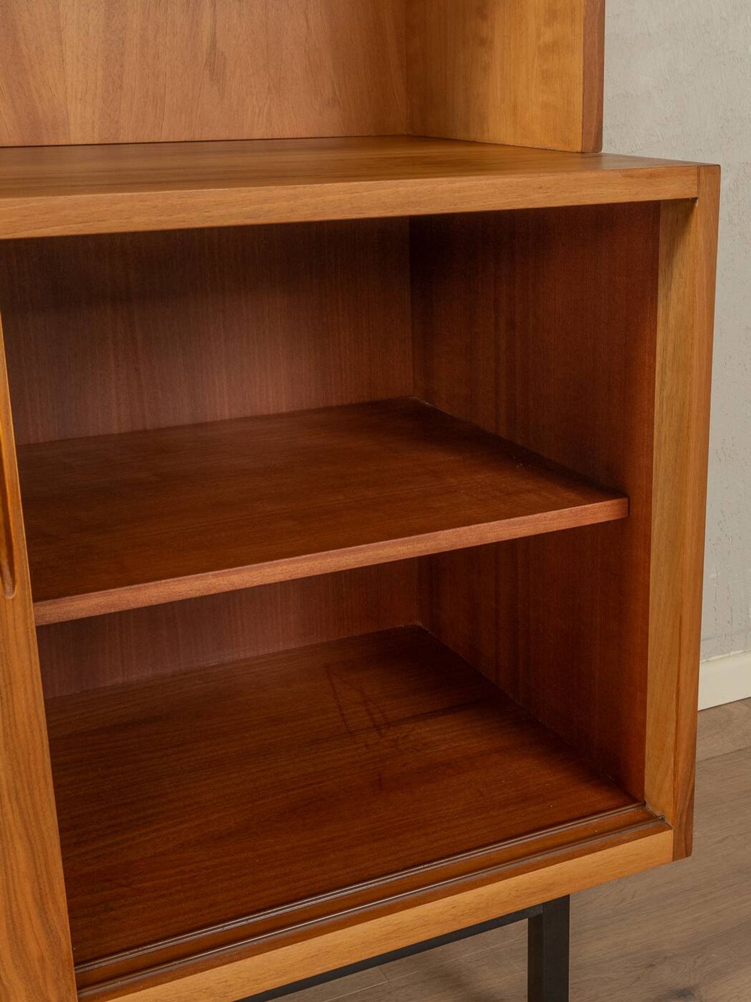 50s Dresser with ledge