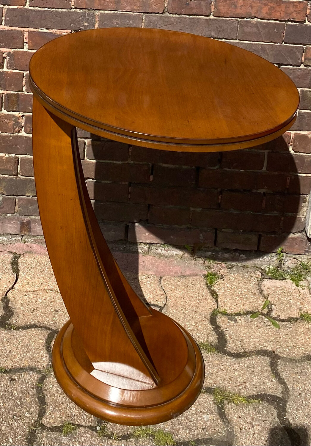 Pedestal art deco table