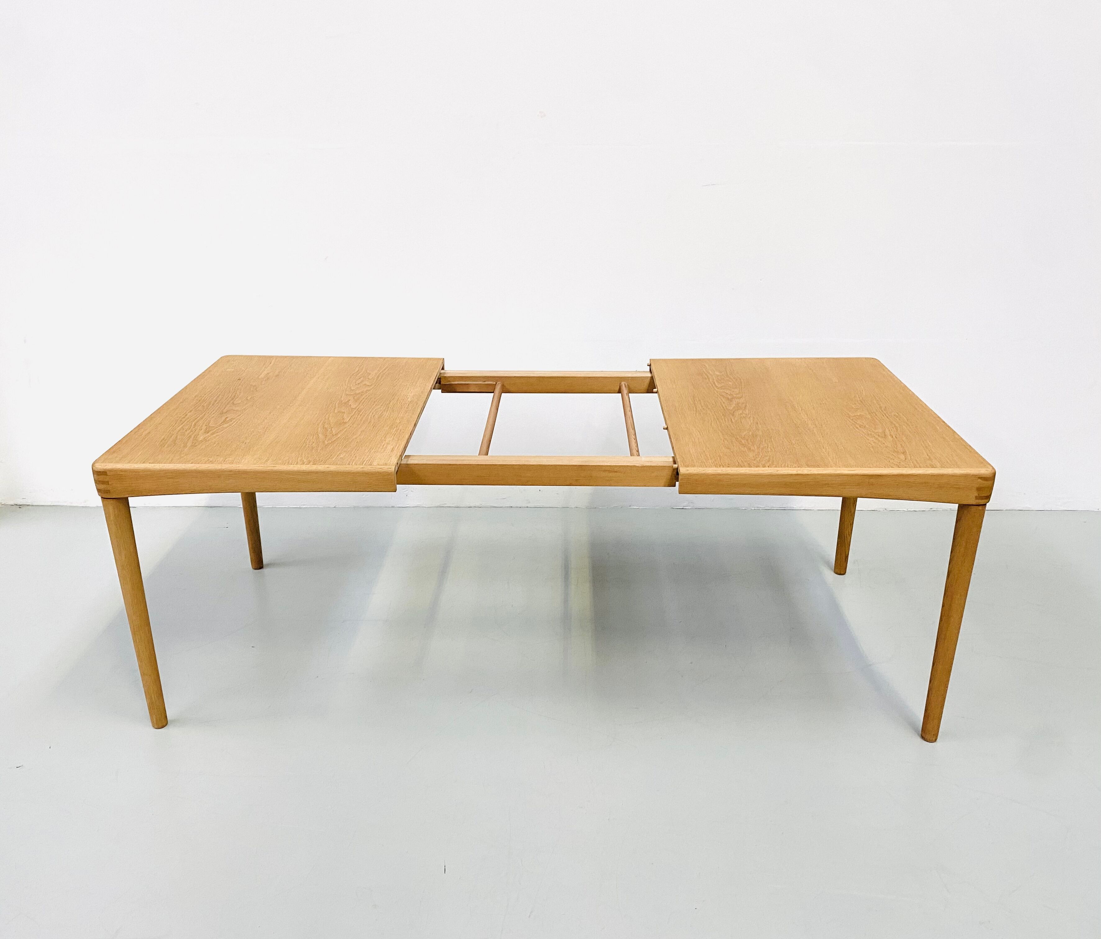 Vintage Danish Extendable Oak Dining Table by H.W. Klein for Bramin, 1960s.