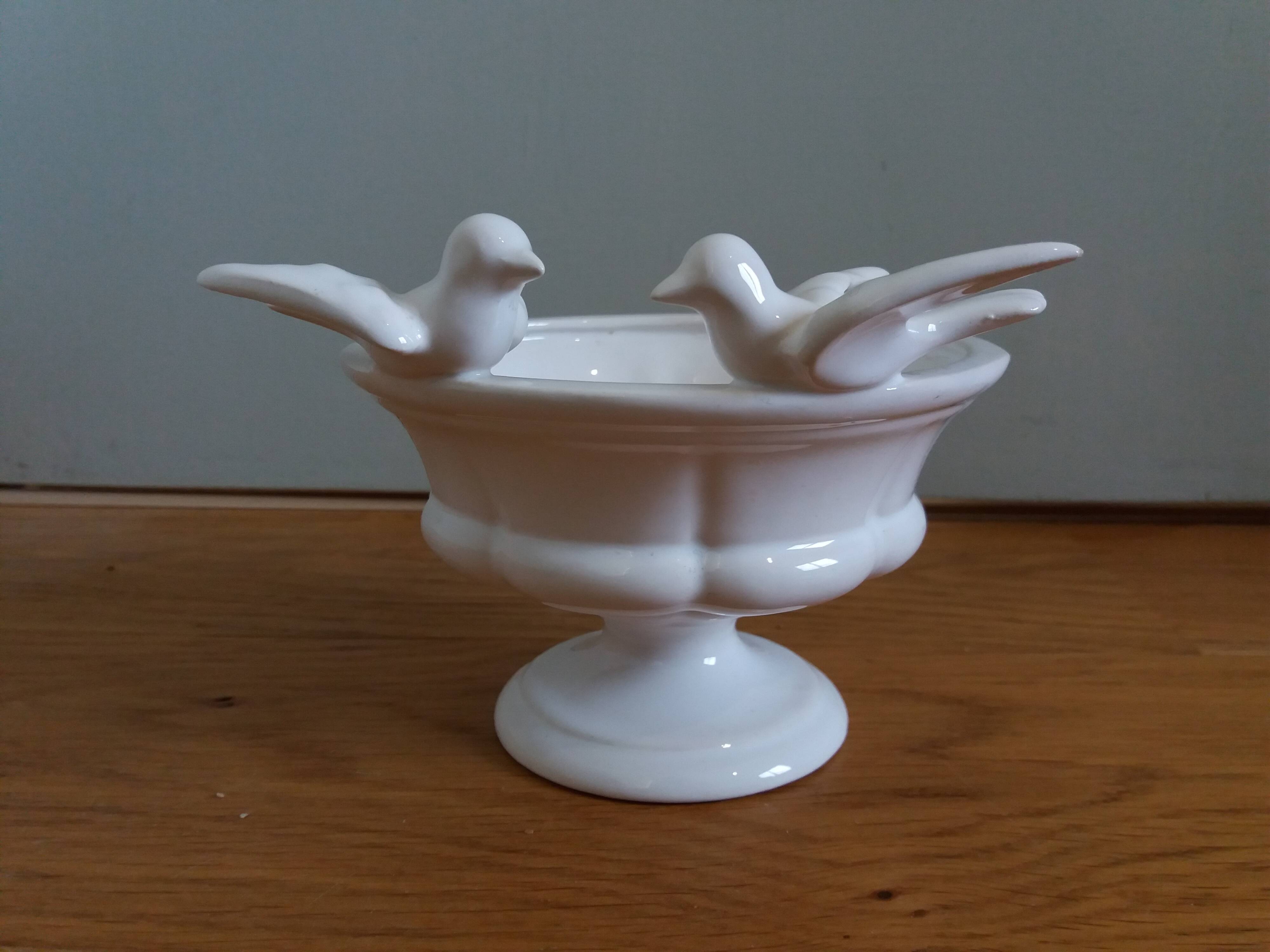 Birdbath cup