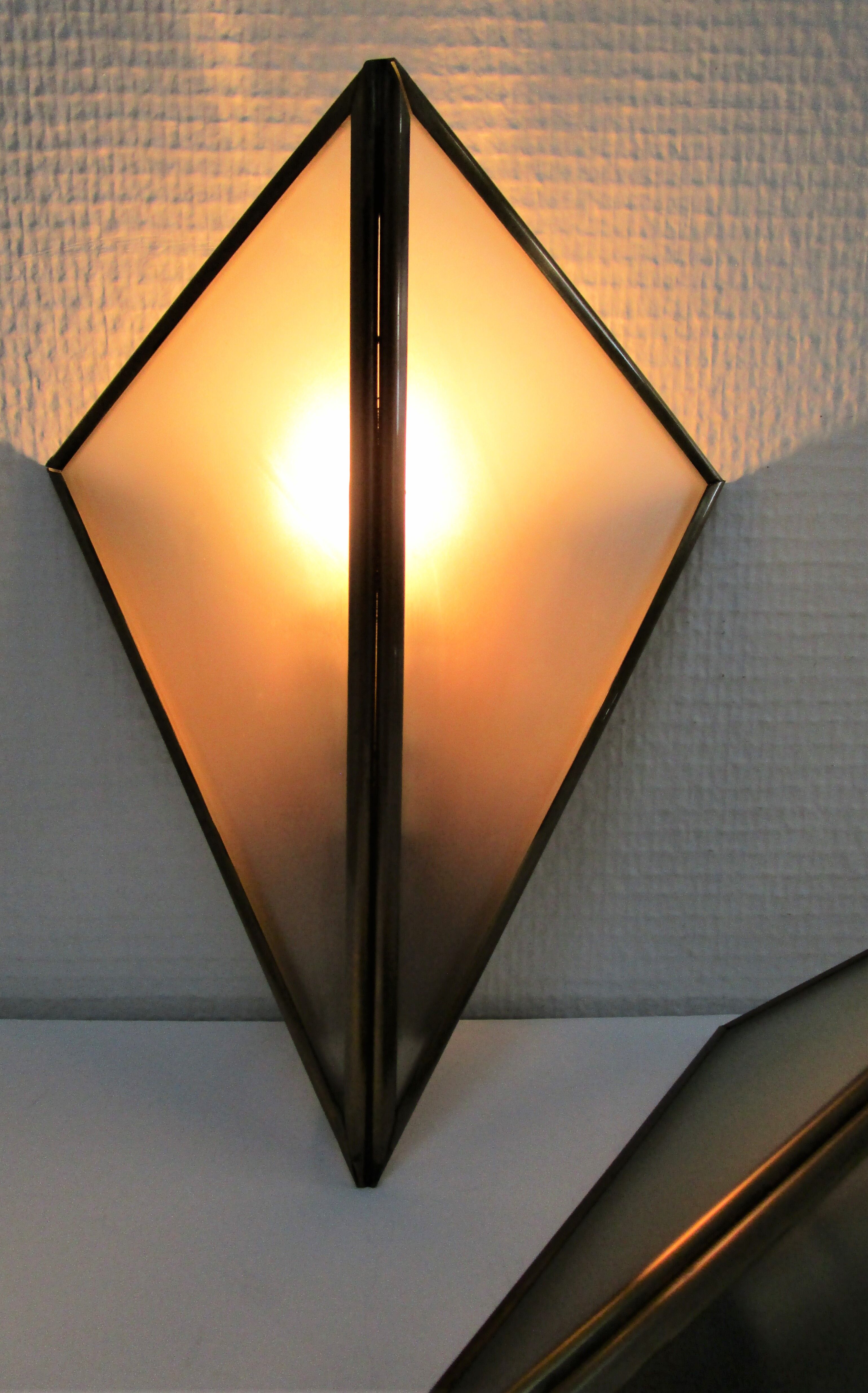 Paire d'appliques en laiton et verre design