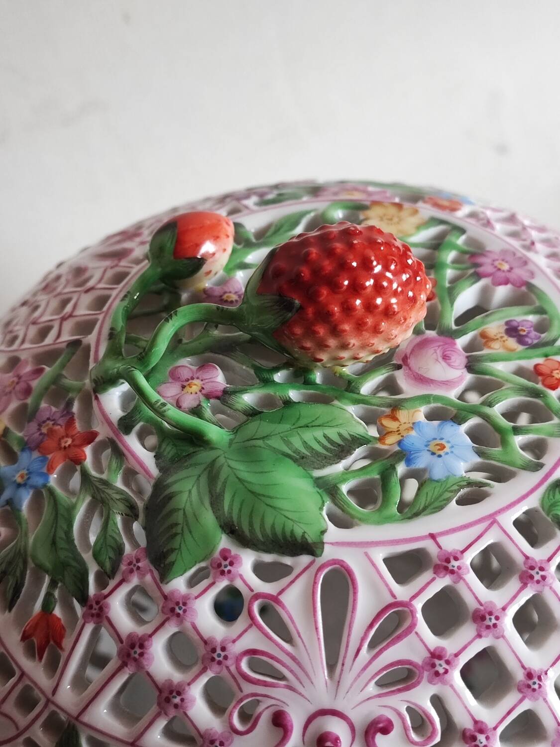 Herend porcelain bonbonnière