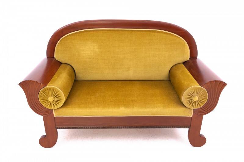 Canapé ancien, Europe du Nord, vers 1880.