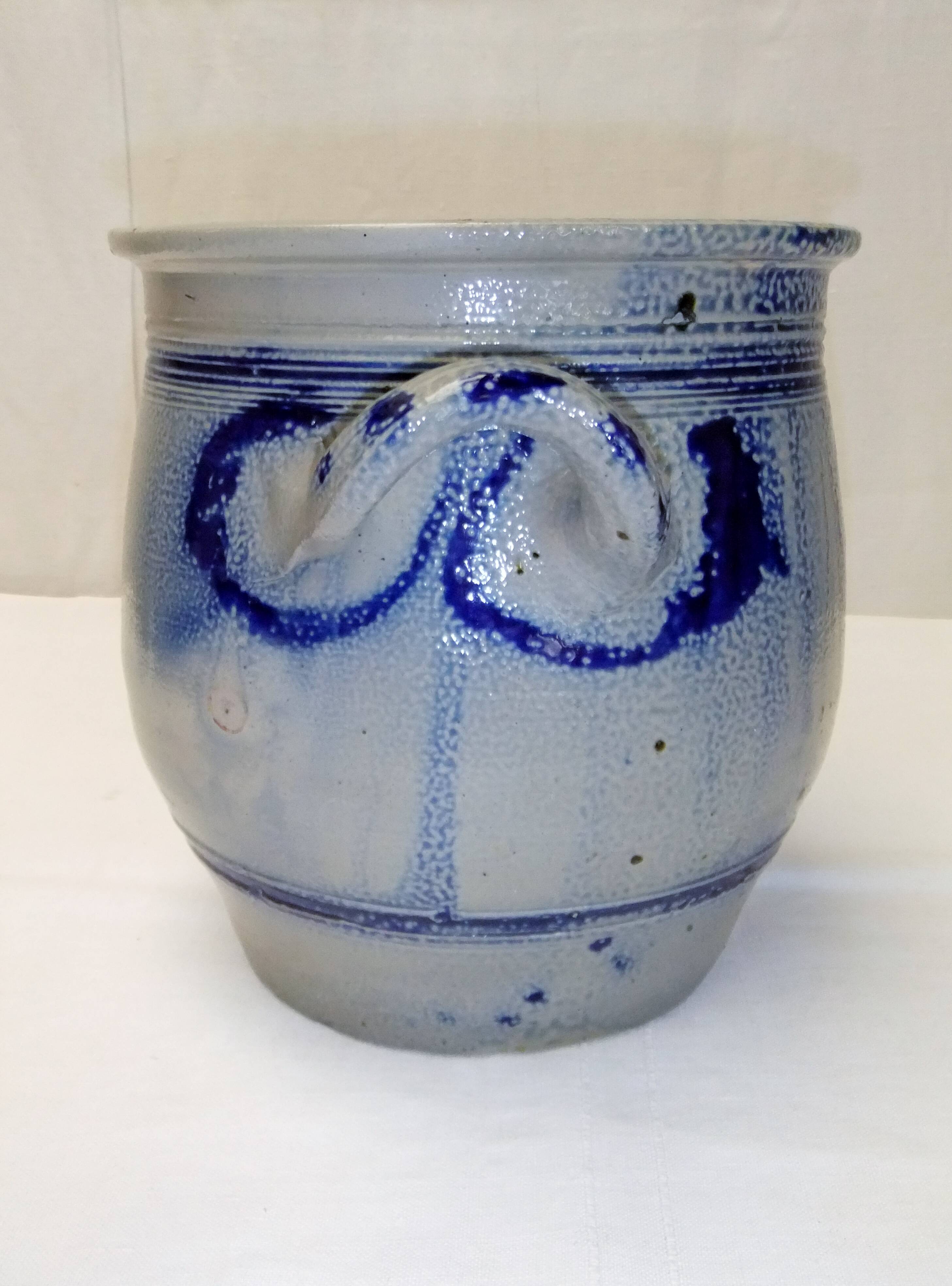 Alsaces Betschdorf stoneware flower pot, gray blue