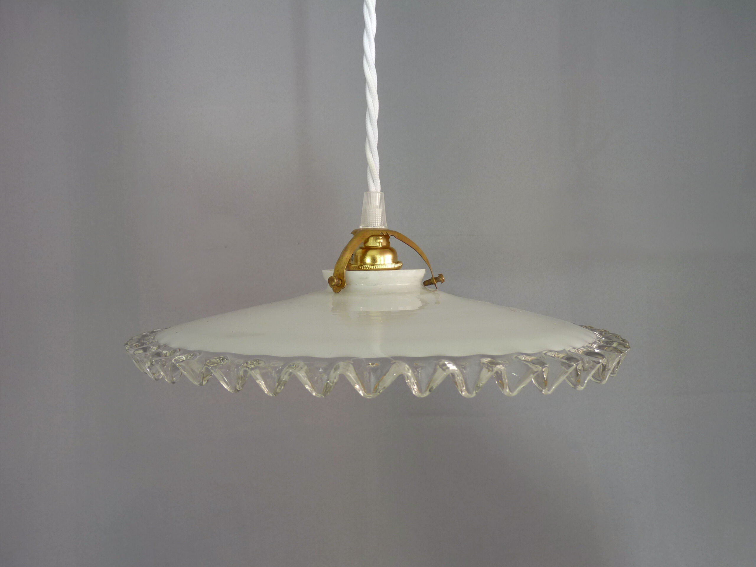 Flat white opaline hanging with transparent toothed collar