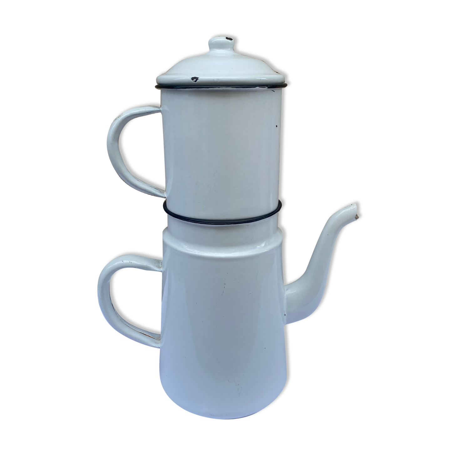 White enamelled coffee maker