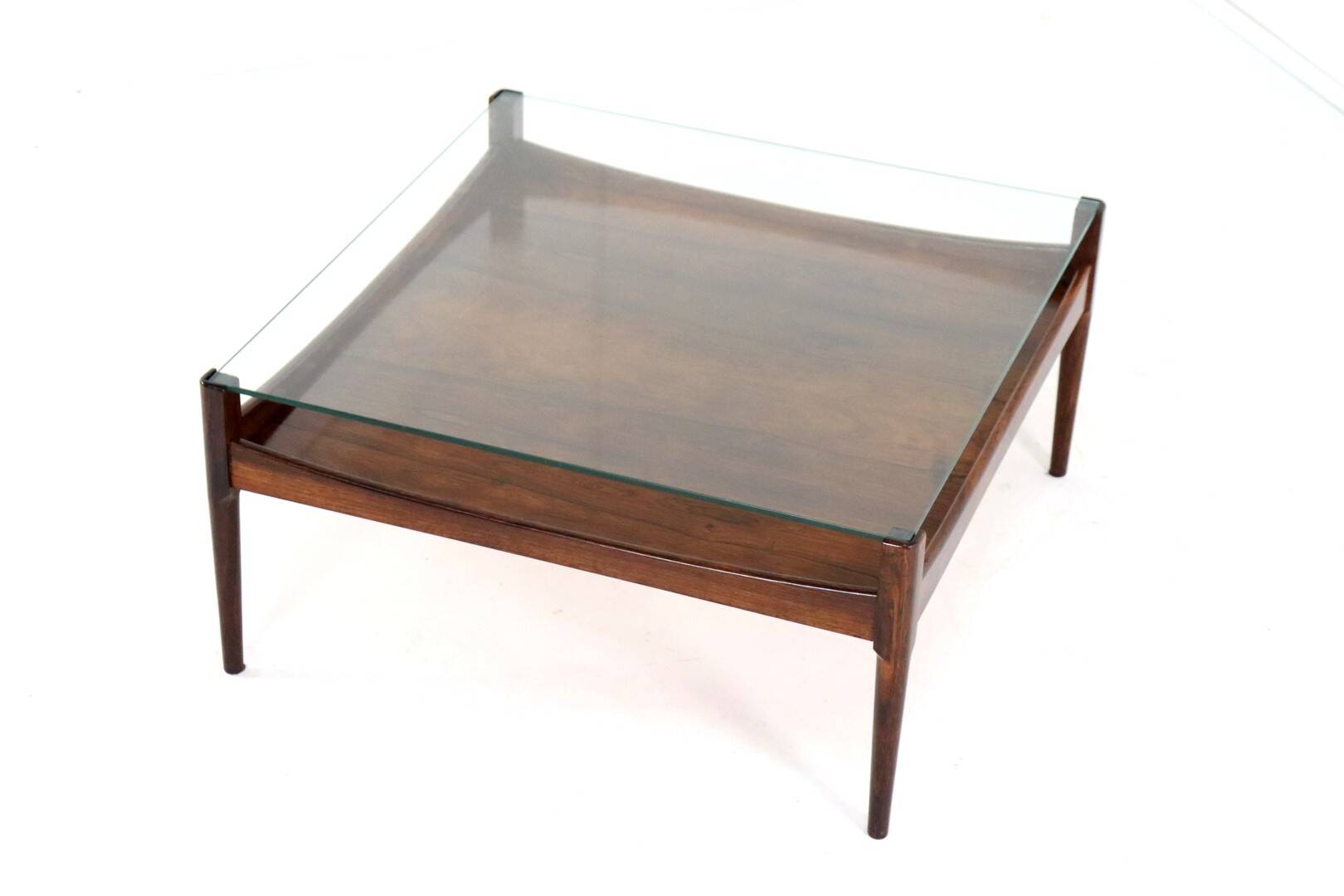 Mid-century rosewood coffee table 'Dokkum'