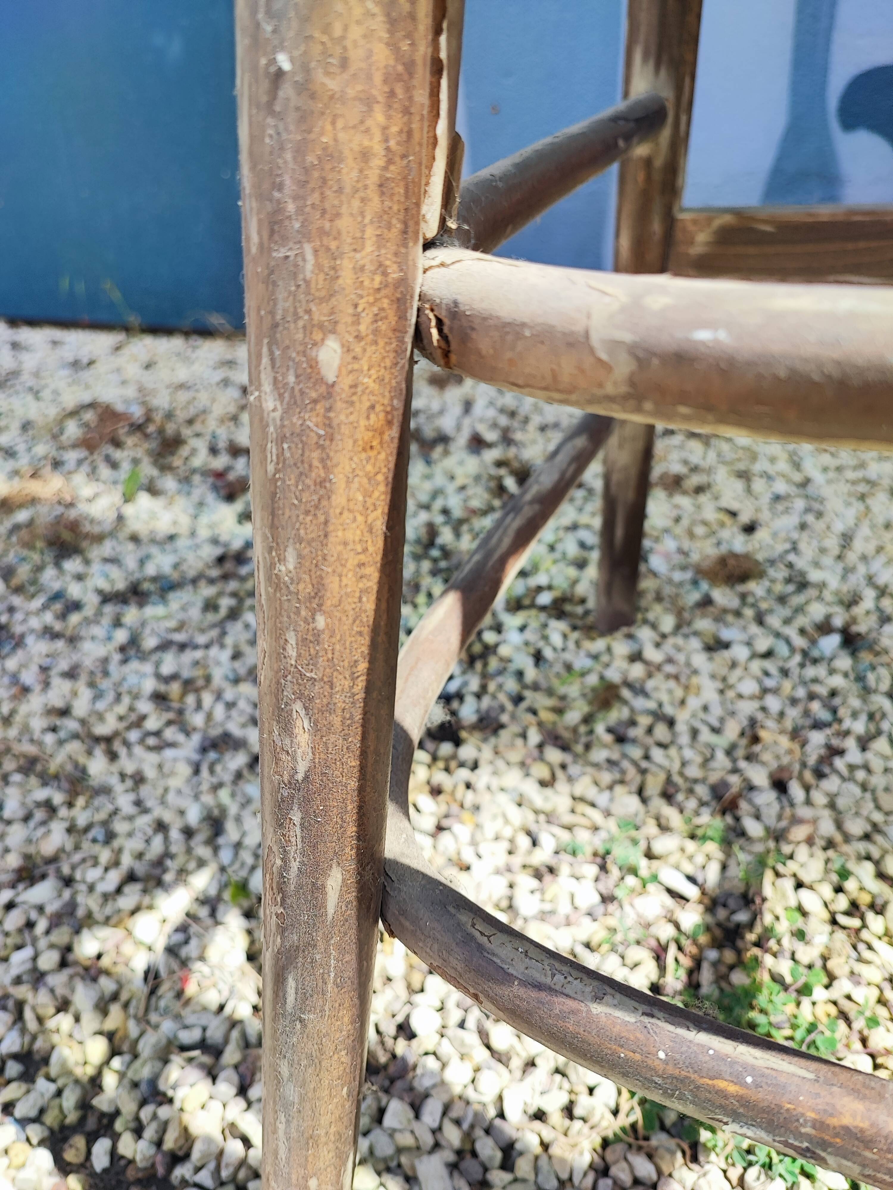 Tabouret de bar en bois courbé