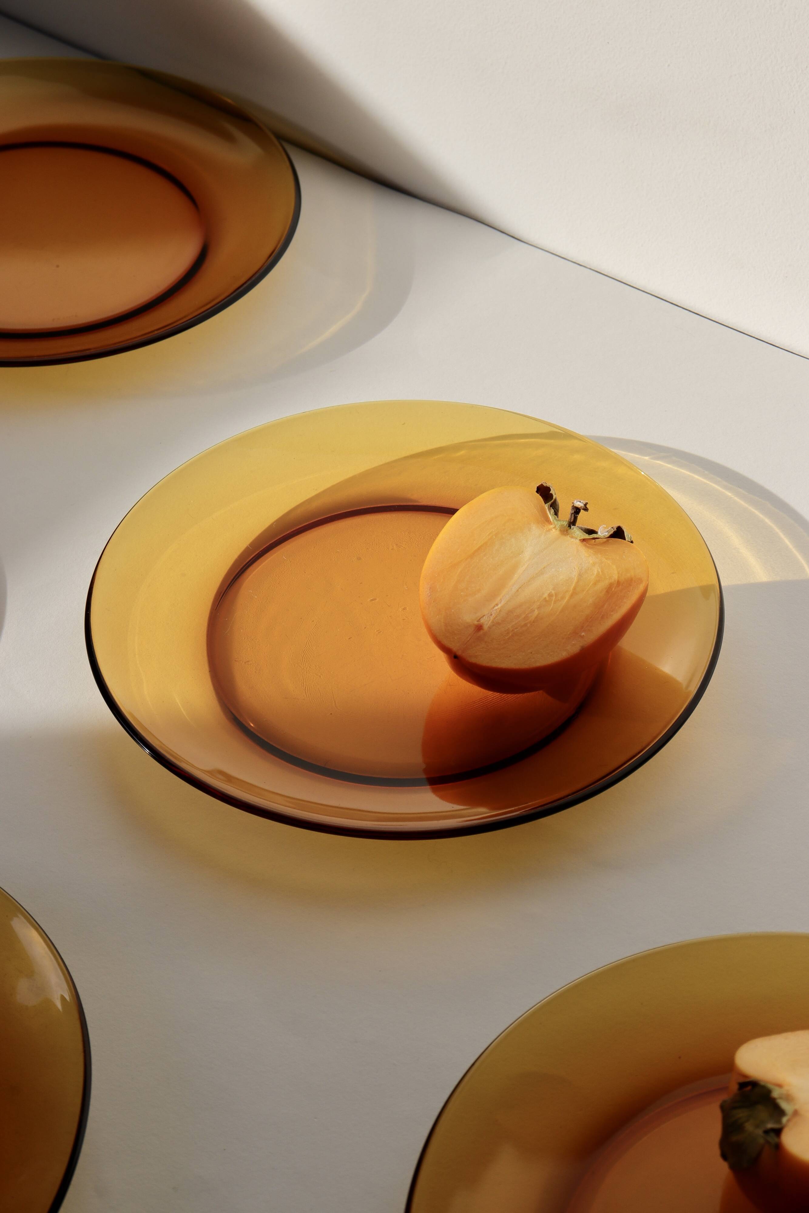 6 amber glass plates