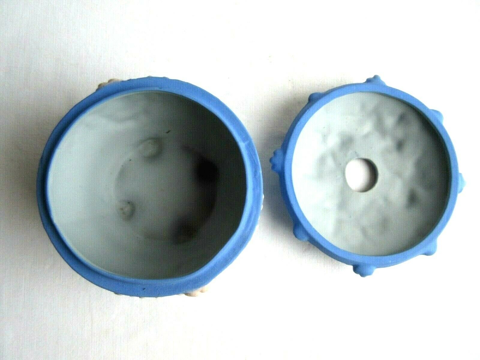 jewelry box or blue porcelain candy box with 4 angels