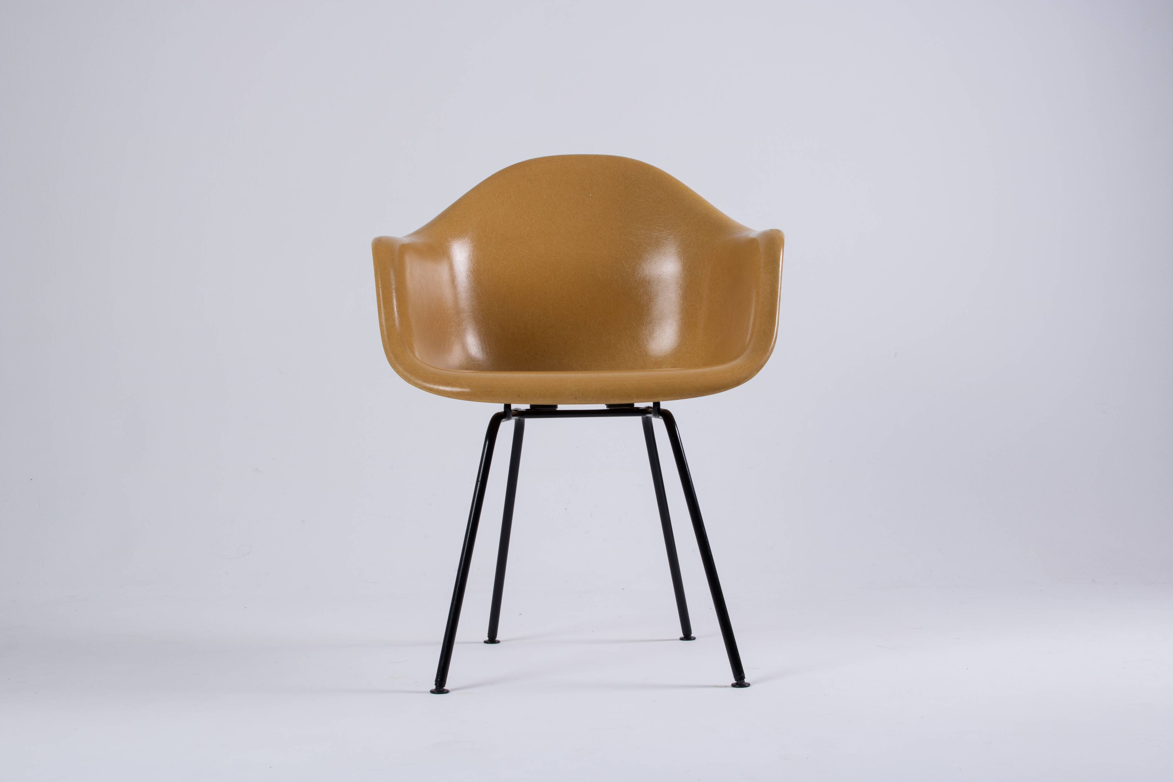 DAX Eames in fibreglass – Light Ochre – Herman Miller / Vitra – circa 19