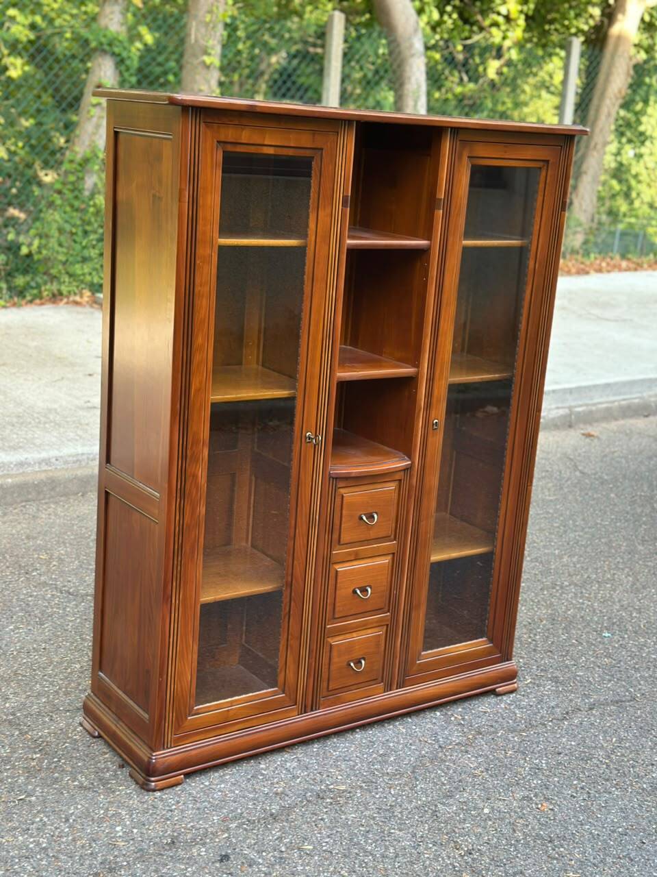 Display cabinet in solid cherry wood Louis Philippe style, 1980s - 108x35x140cm