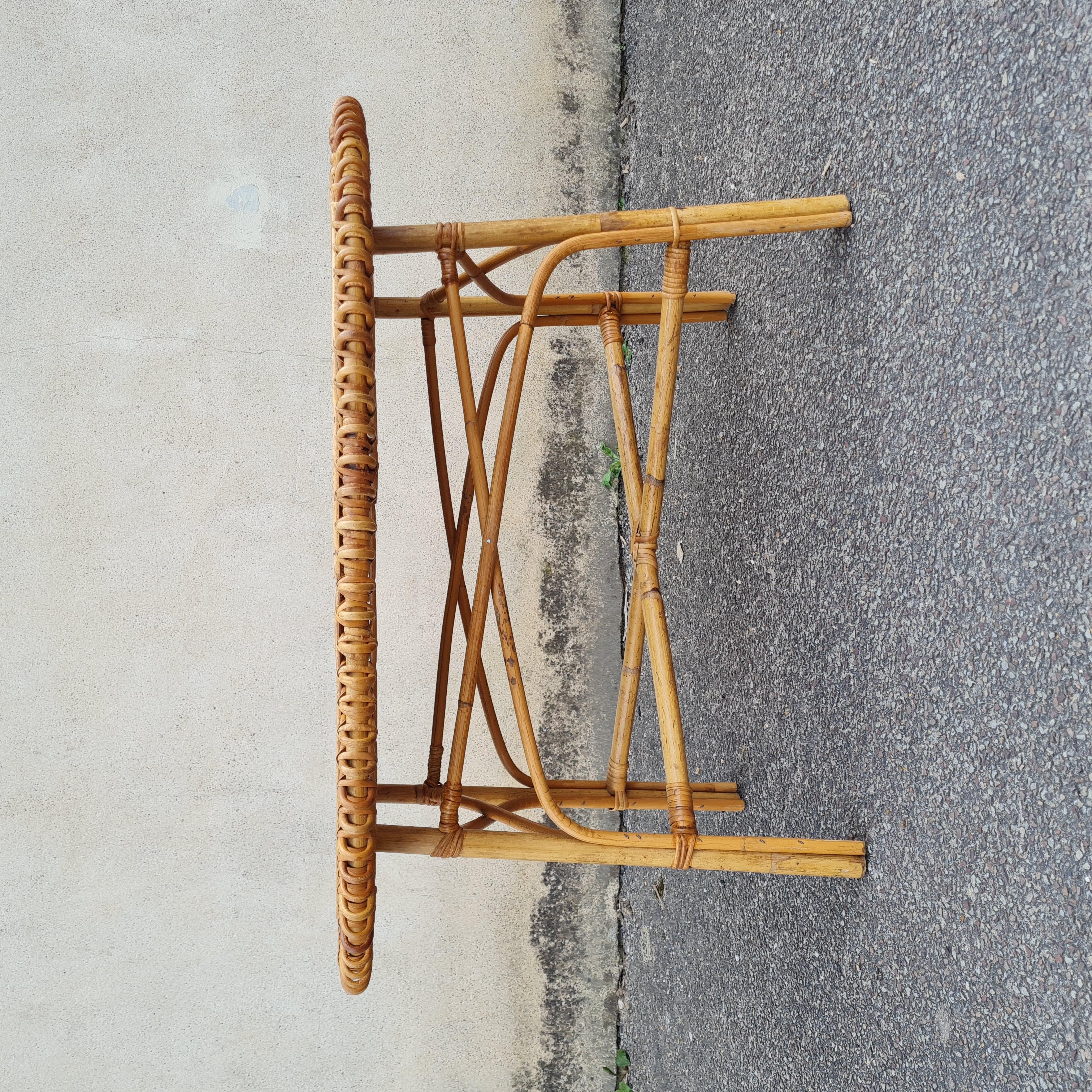 Table basse en rotin années 50