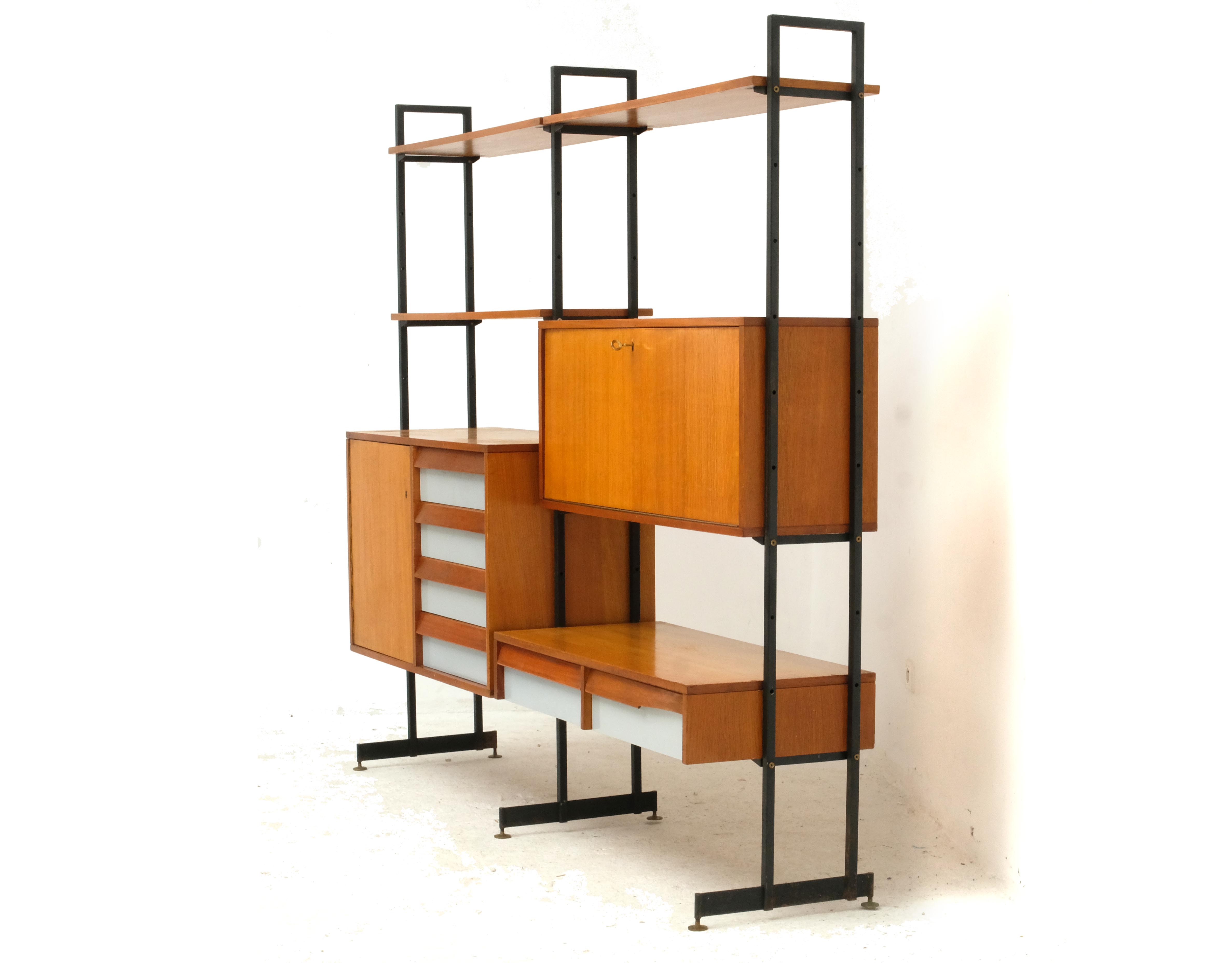 Free standing wall unit by 'Val Dera', Italy 1950's