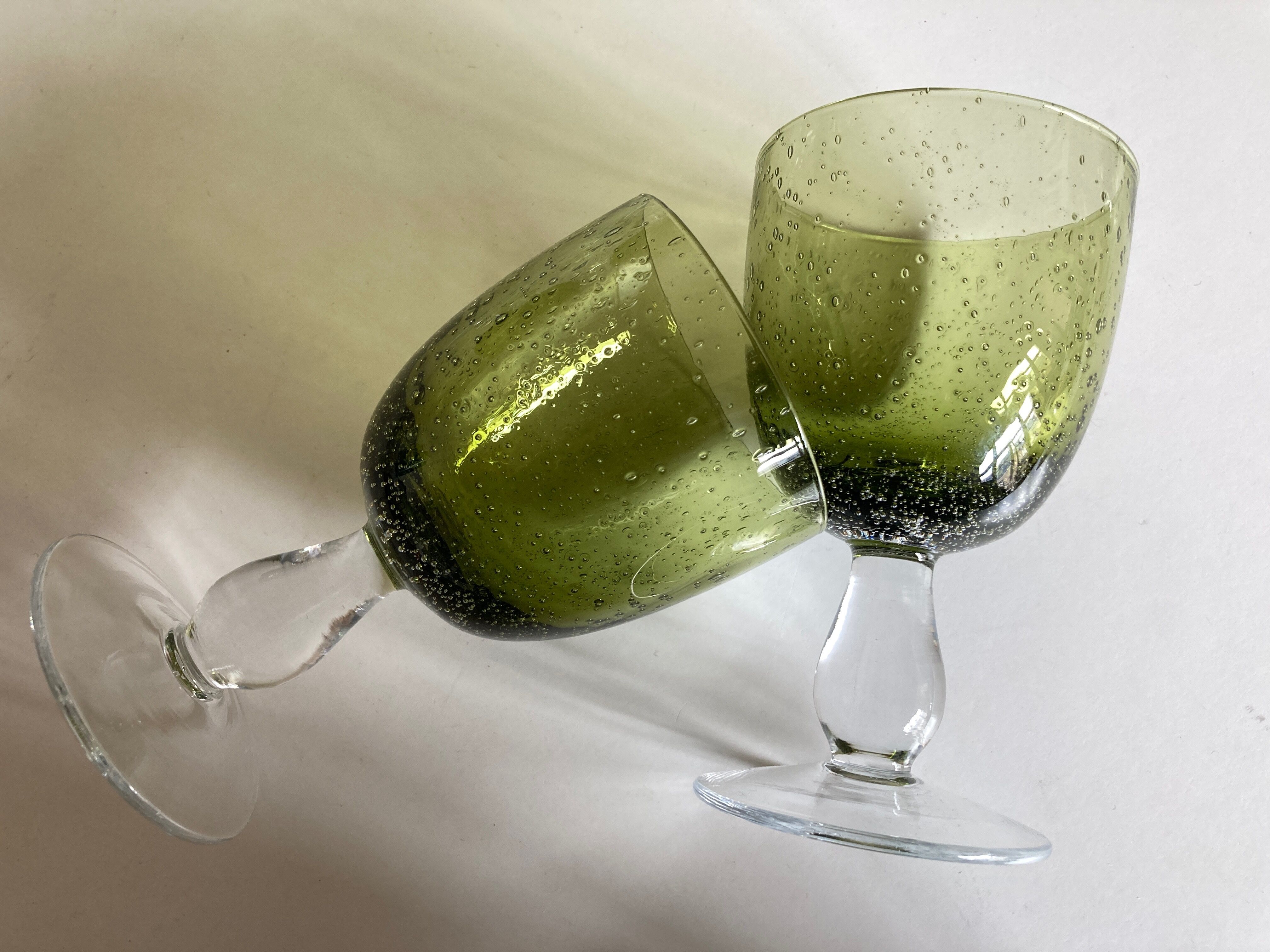 Set de 6 verres 1970 en verre bullé vert